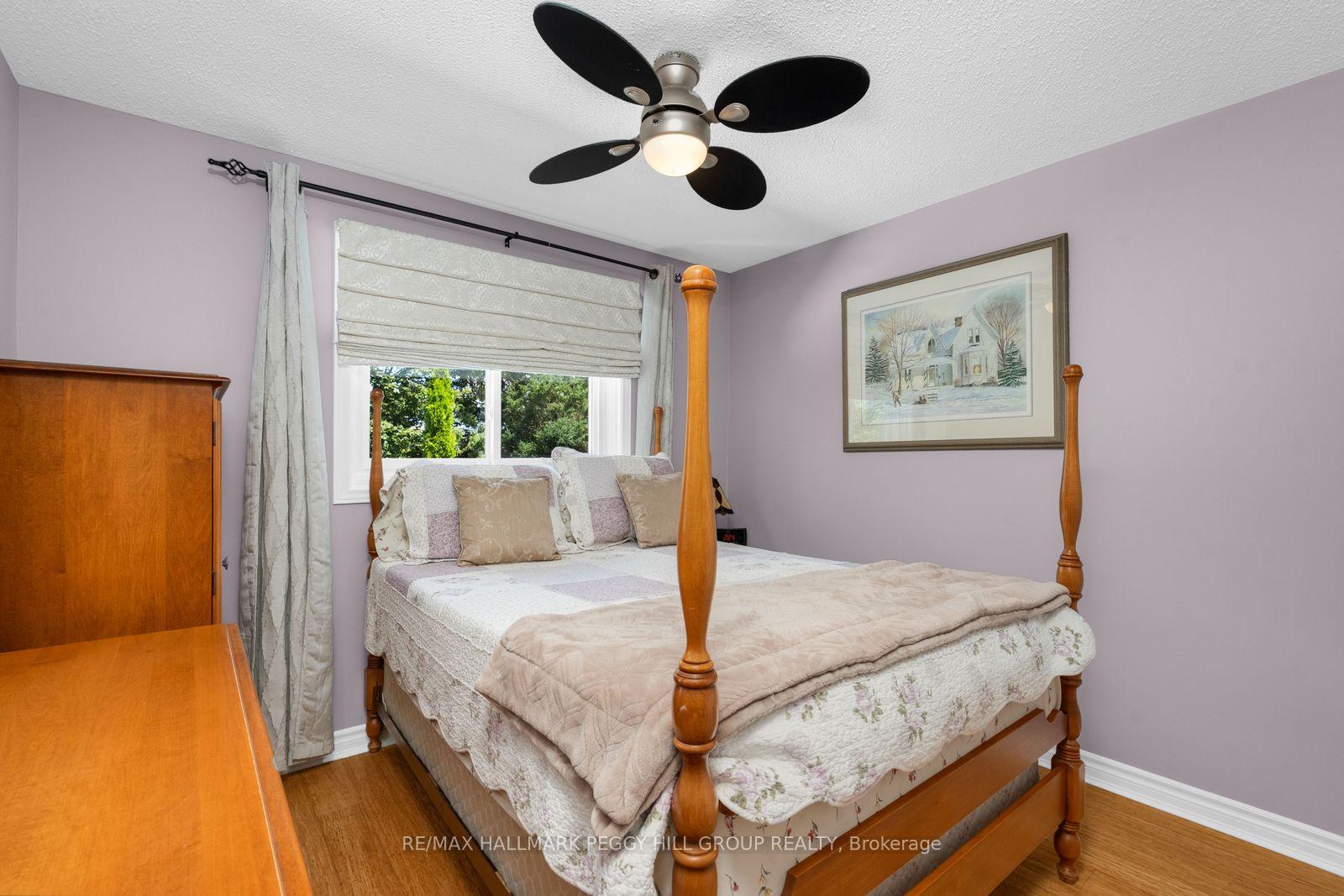 Photo 7 of 15 Wilde Place, Barrie, Letitia Heights — HOMEH