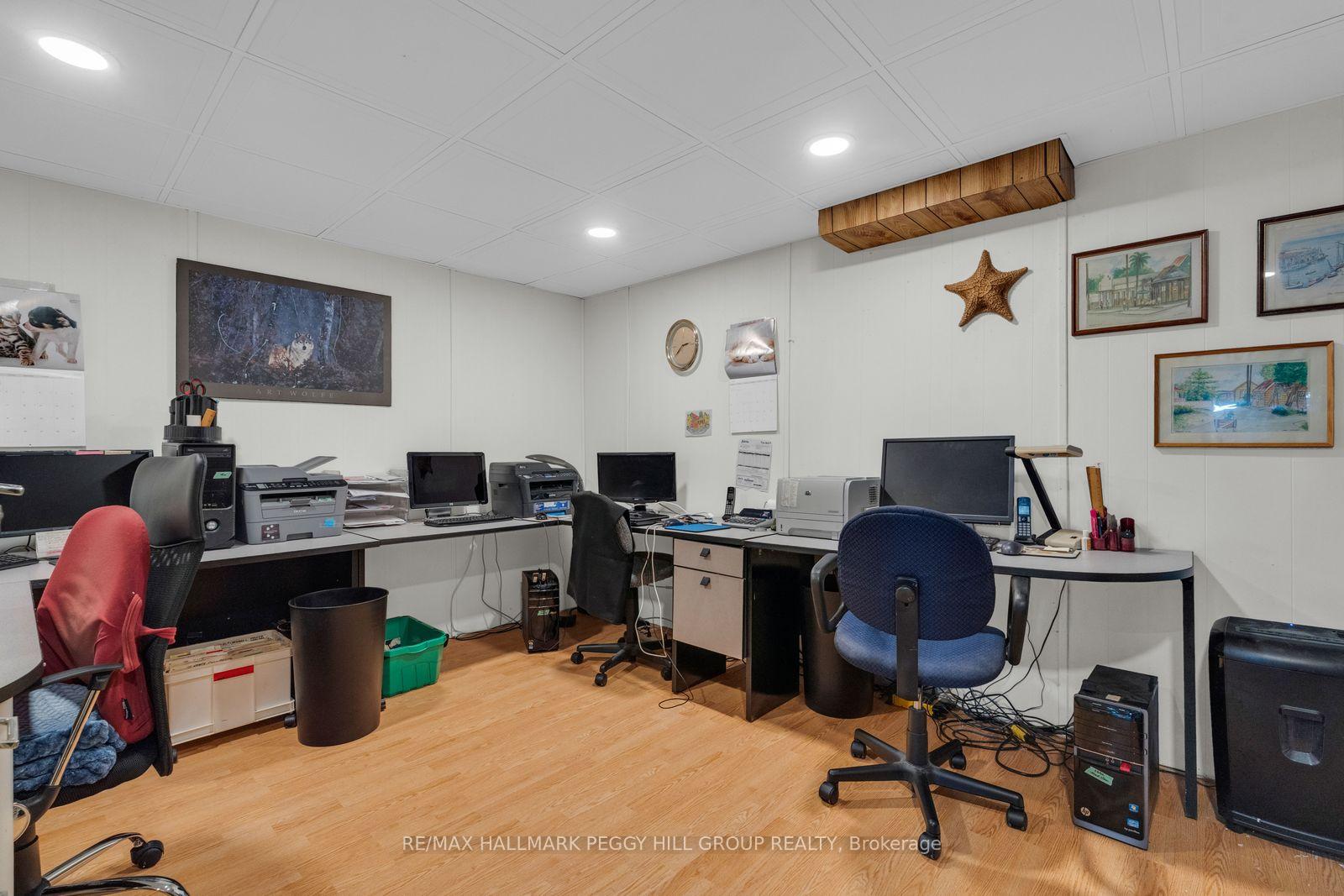 Photo 10 of 15 Wilde Place, Barrie, Letitia Heights — HOMEH