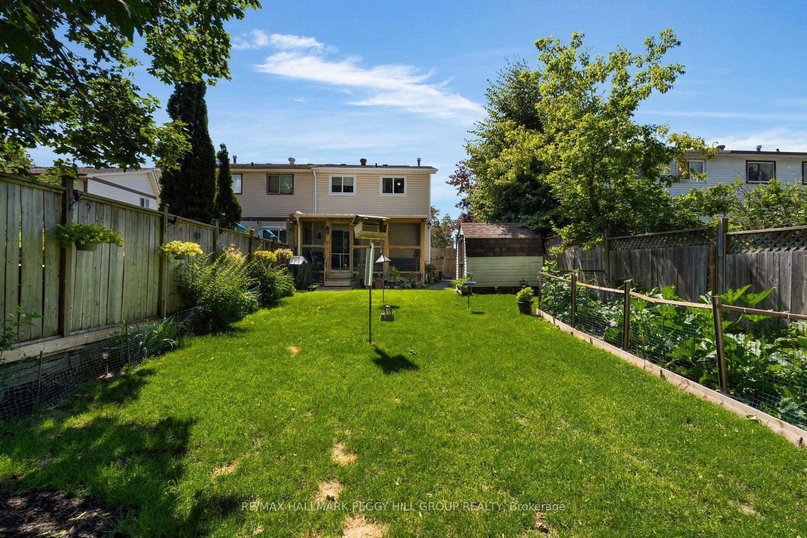 Photo 11 of 15 Wilde Place, Barrie, Letitia Heights — HOMEH