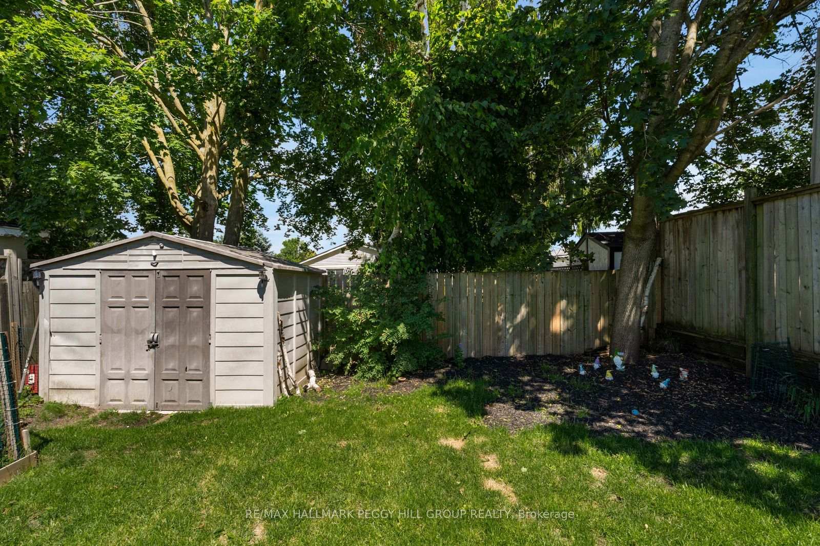 Photo 16 of 15 Wilde Place, Barrie, Letitia Heights — HOMEH