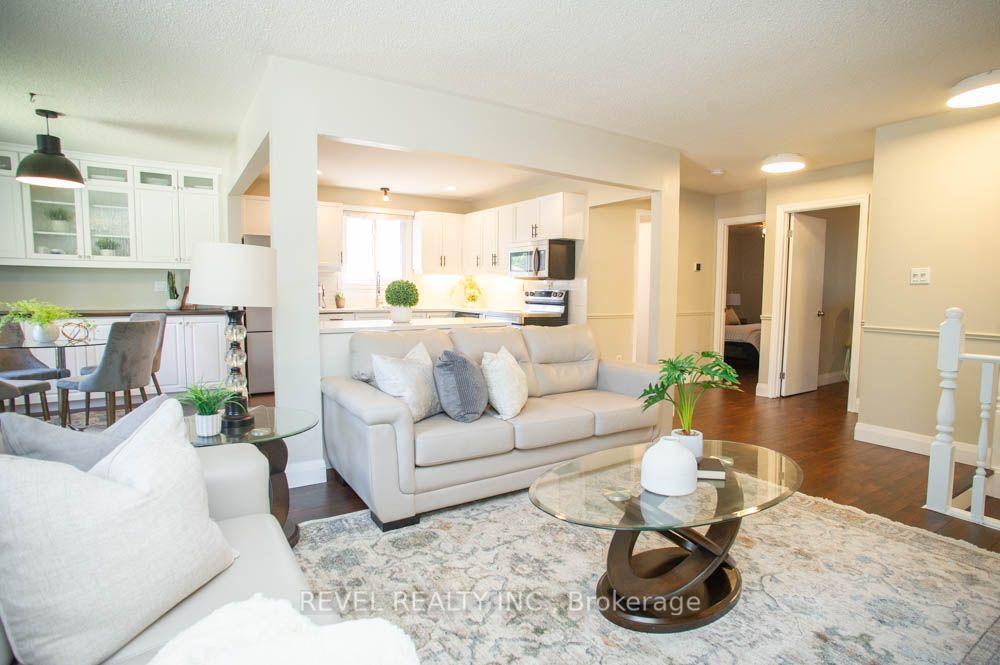 Photo 11 of 27 Myrtleville Drive, Brantford, Mayfair — HOMEH