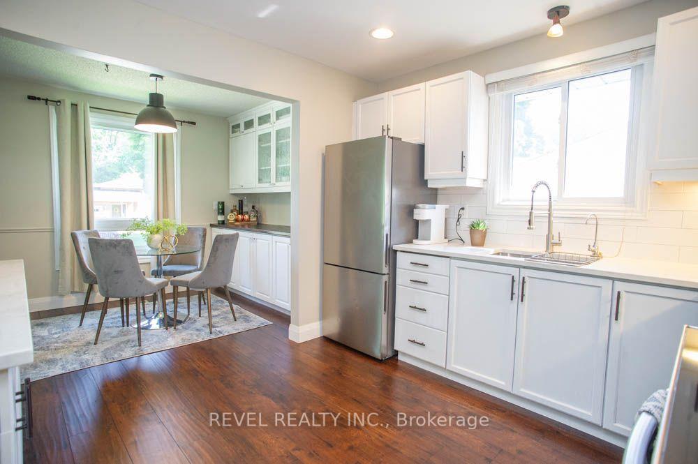 Photo 15 of 27 Myrtleville Drive, Brantford, Mayfair — HOMEH