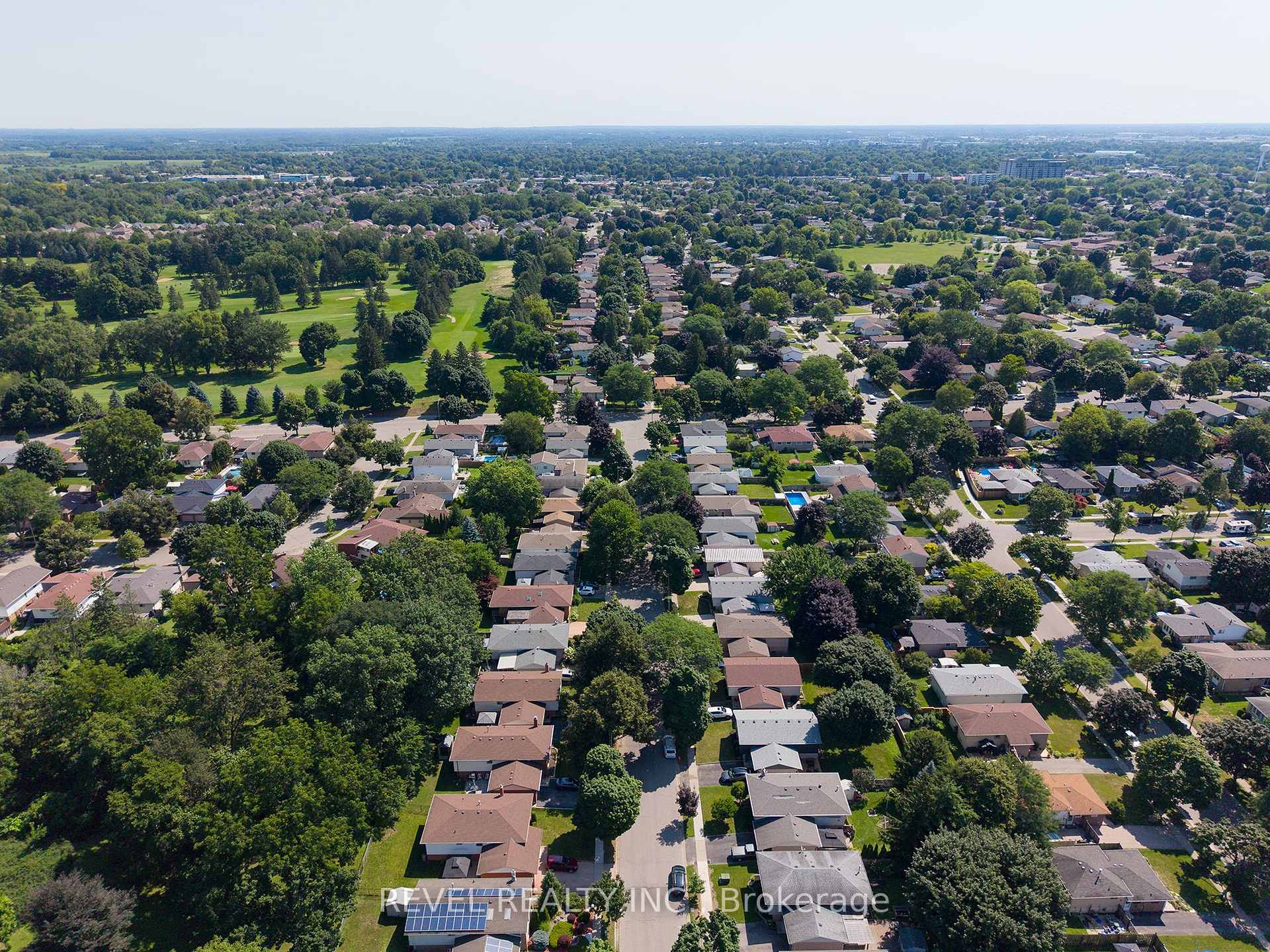 Photo 35 of 27 Myrtleville Drive, Brantford, Mayfair — HOMEH