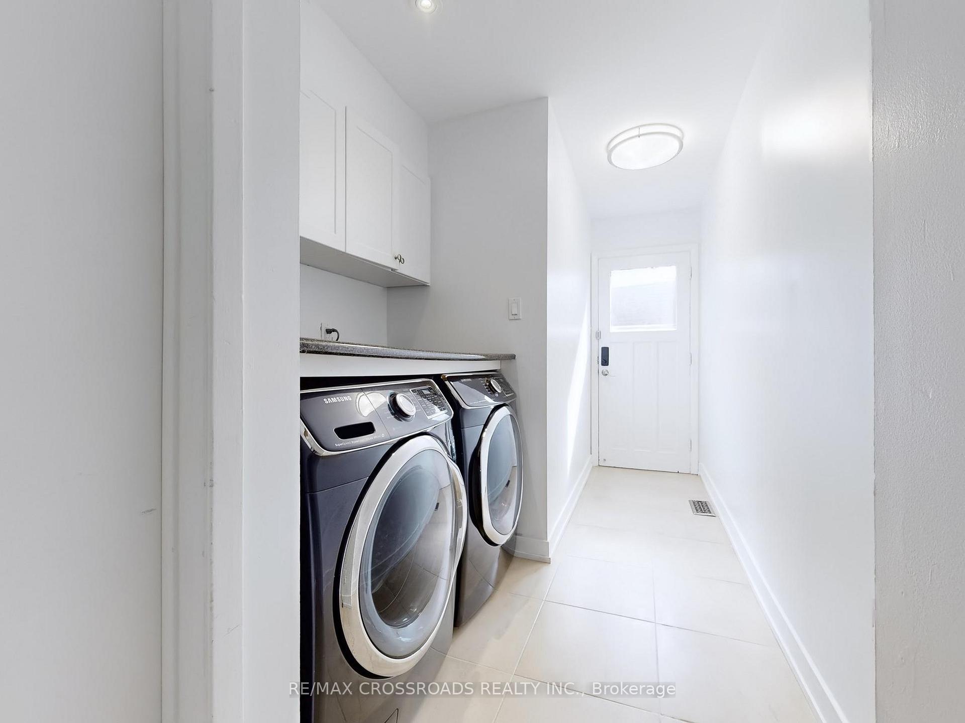 Photo 16 of 49 King Louis Crescent, Scarborough, L'Amoreaux — HOMEH
