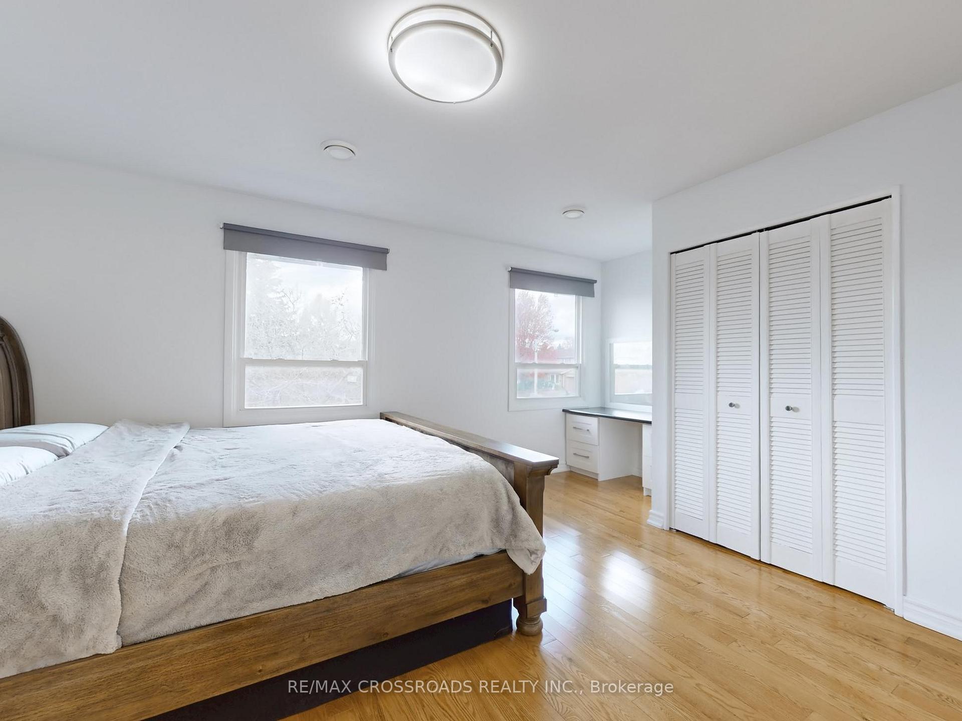 Photo 19 of 49 King Louis Crescent, Scarborough, L'Amoreaux — HOMEH