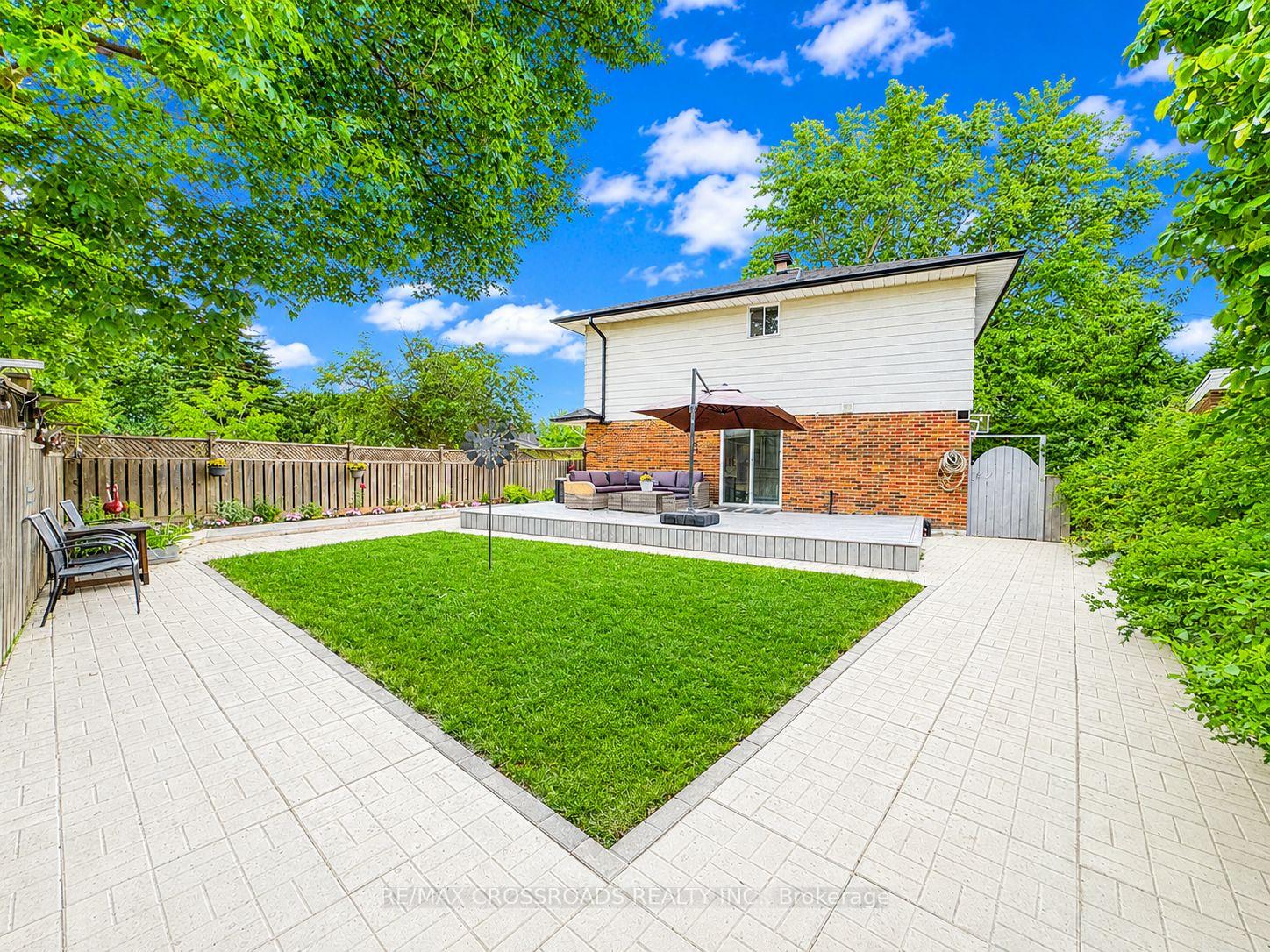 Photo 37 of 49 King Louis Crescent, Scarborough, L'Amoreaux — HOMEH
