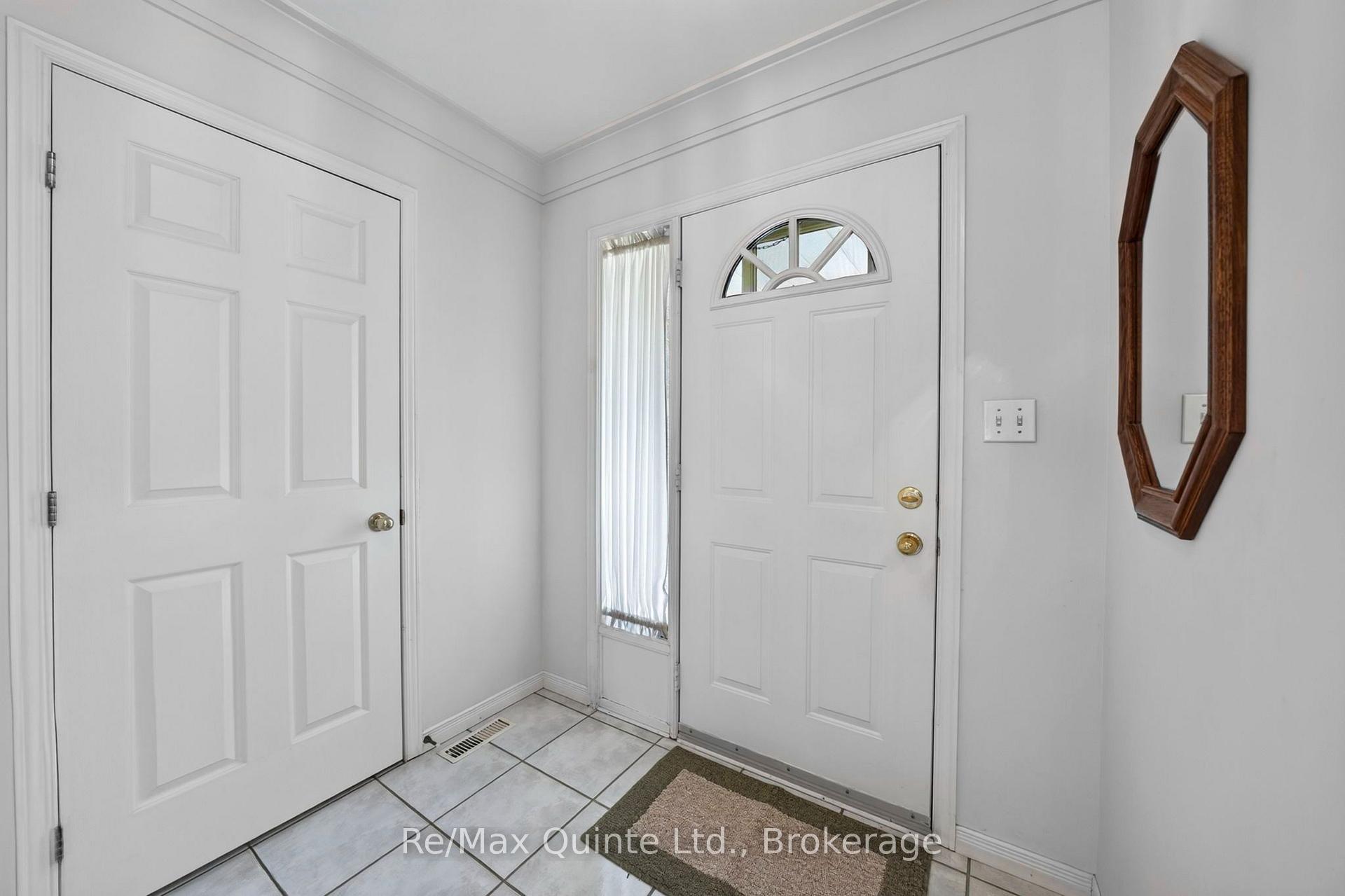 Photo 5 of 26 Oak Ridge Boulevard, Belleville, Belleville Ward — HOMEH
