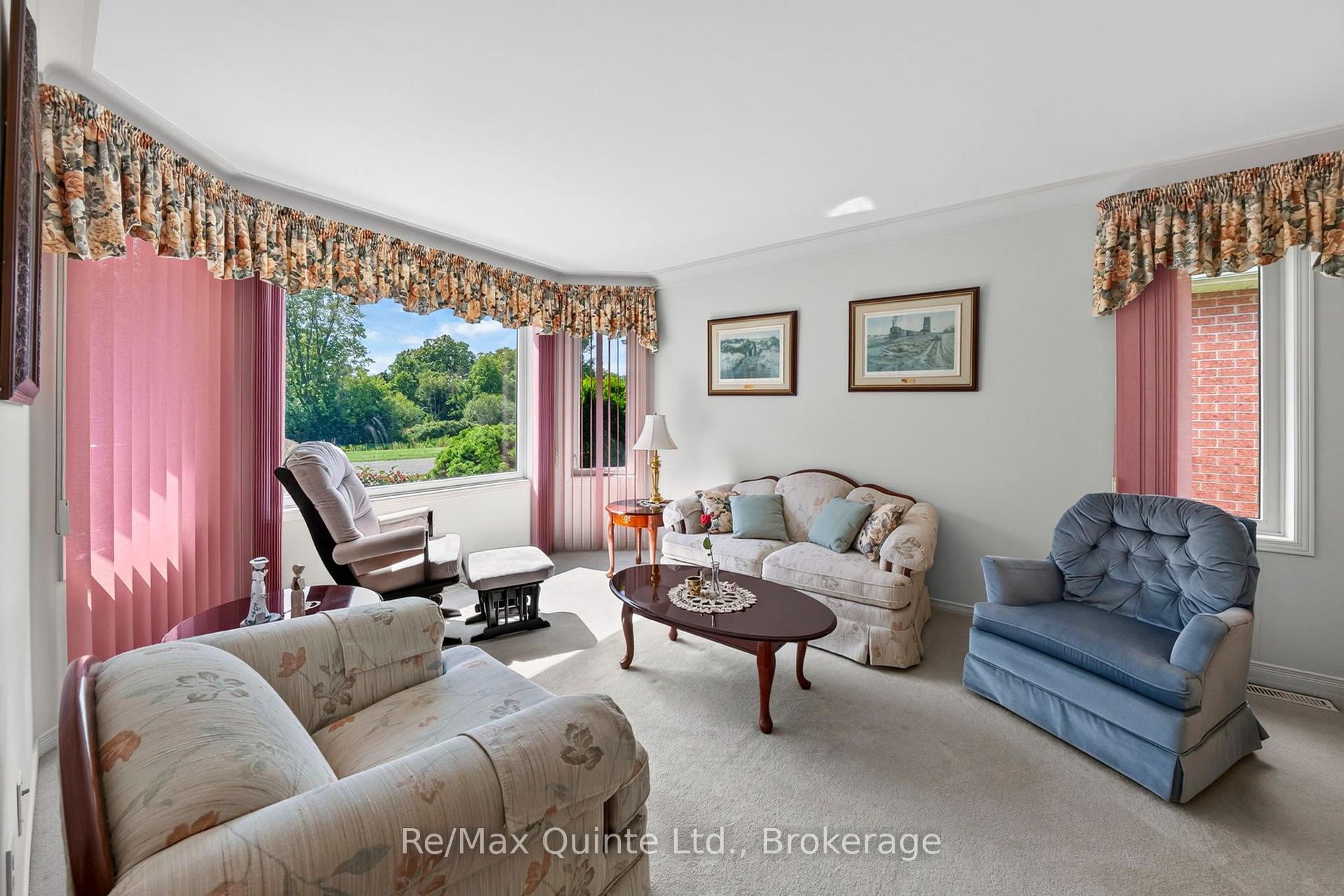 Photo 6 of 26 Oak Ridge Boulevard, Belleville, Belleville Ward — HOMEH