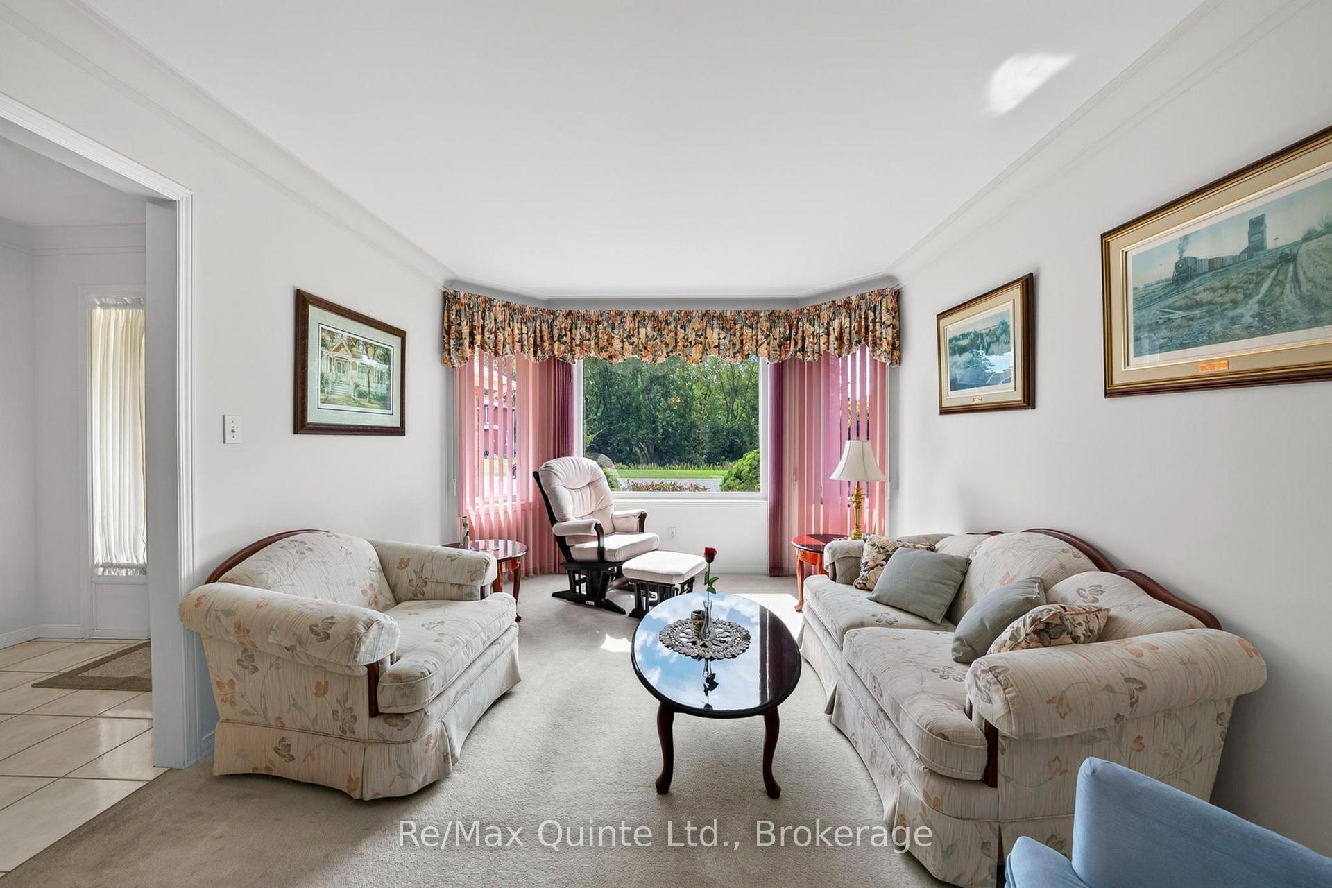 Photo 7 of 26 Oak Ridge Boulevard, Belleville, Belleville Ward — HOMEH