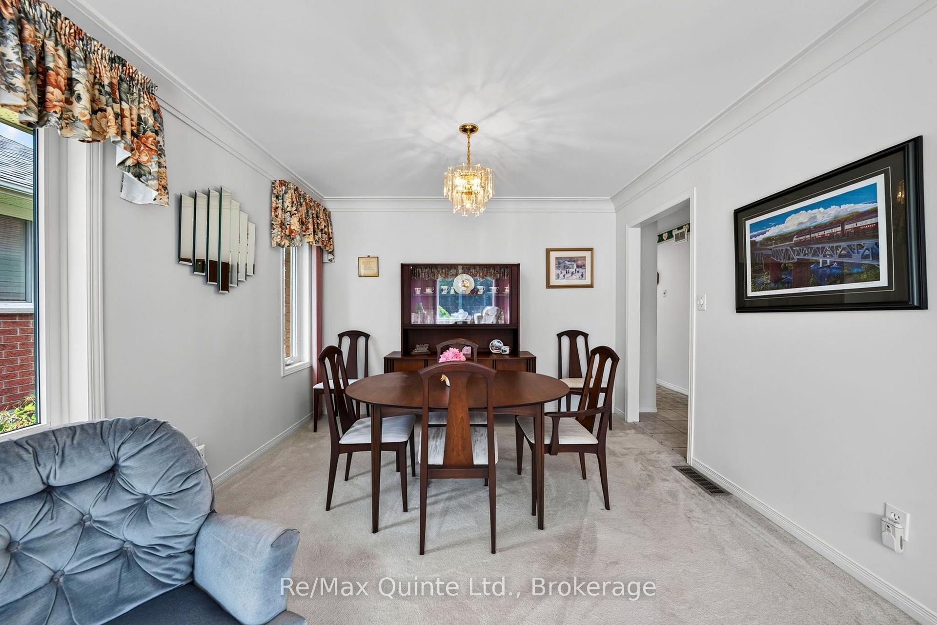 Photo 8 of 26 Oak Ridge Boulevard, Belleville, Belleville Ward — HOMEH