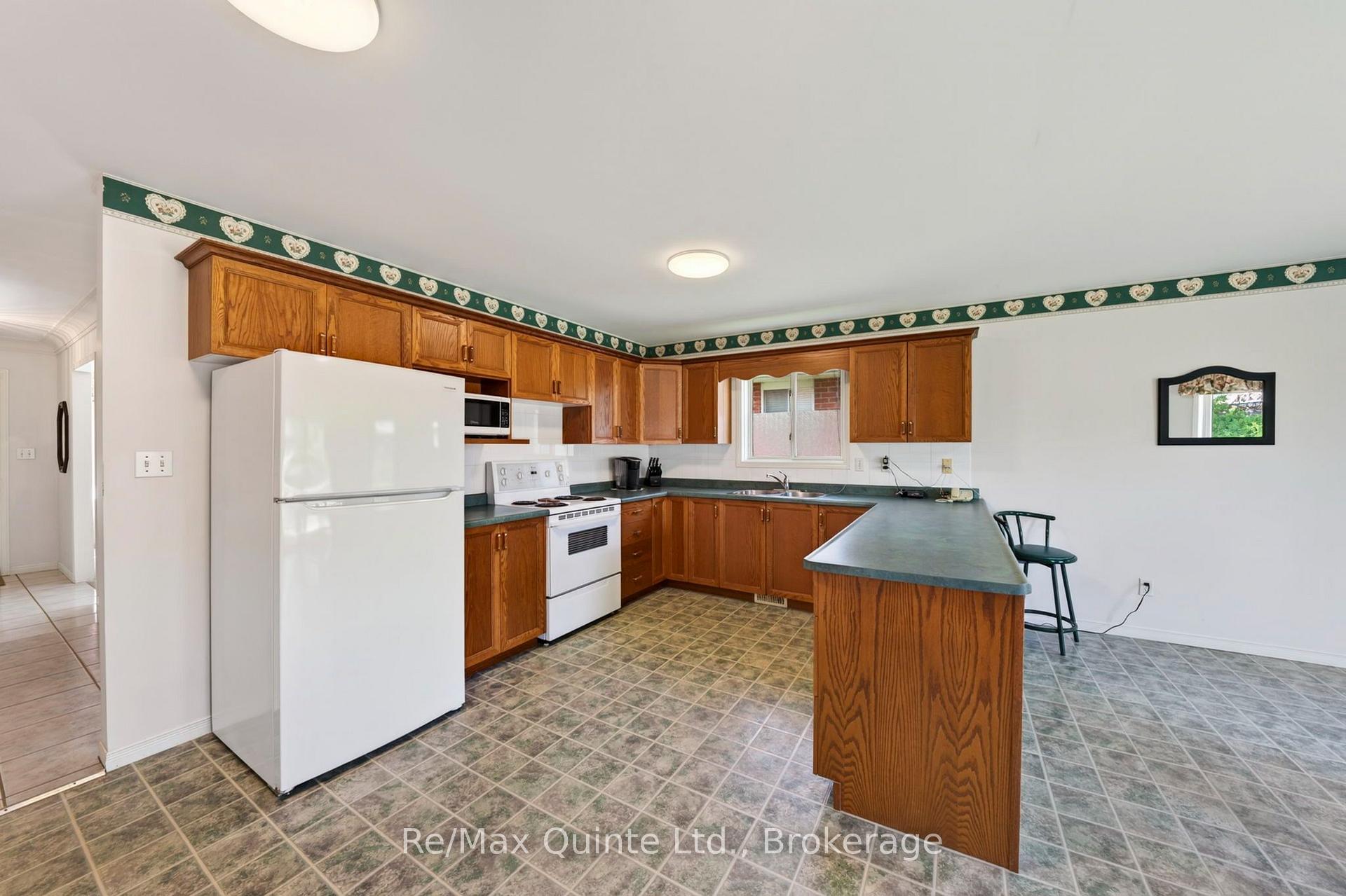 Photo 13 of 26 Oak Ridge Boulevard, Belleville, Belleville Ward — HOMEH