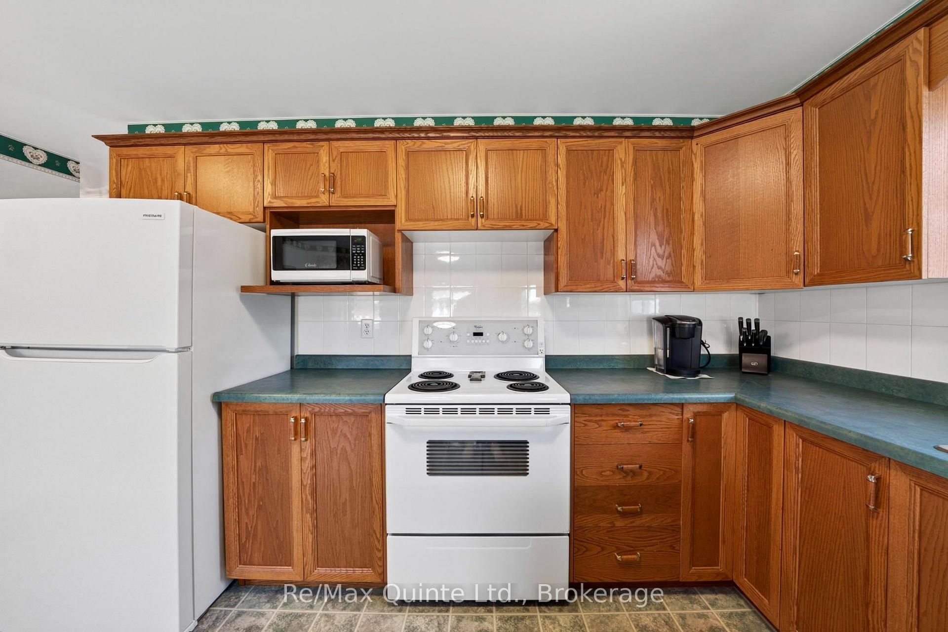 Photo 14 of 26 Oak Ridge Boulevard, Belleville, Belleville Ward — HOMEH
