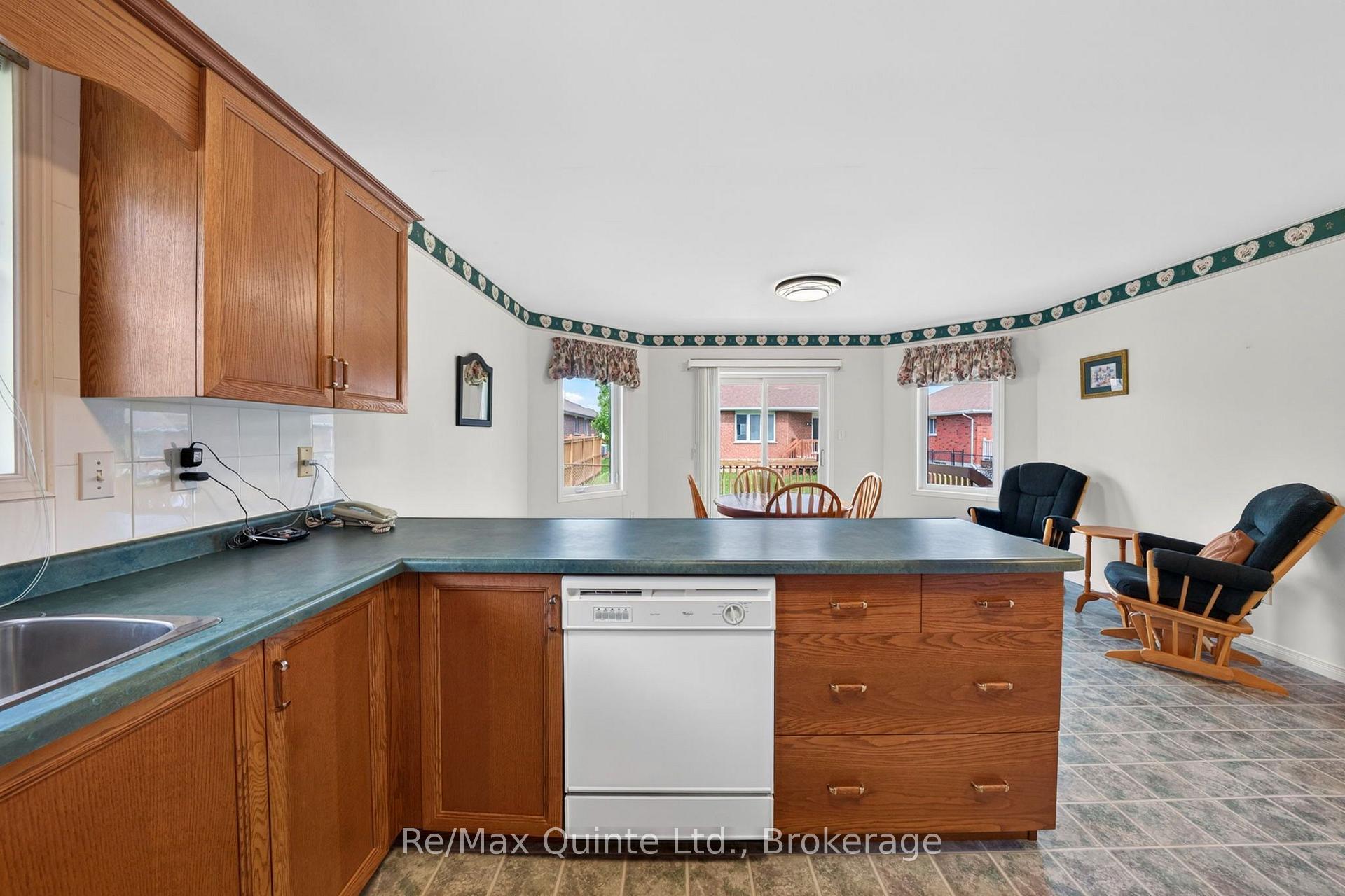 Photo 15 of 26 Oak Ridge Boulevard, Belleville, Belleville Ward — HOMEH