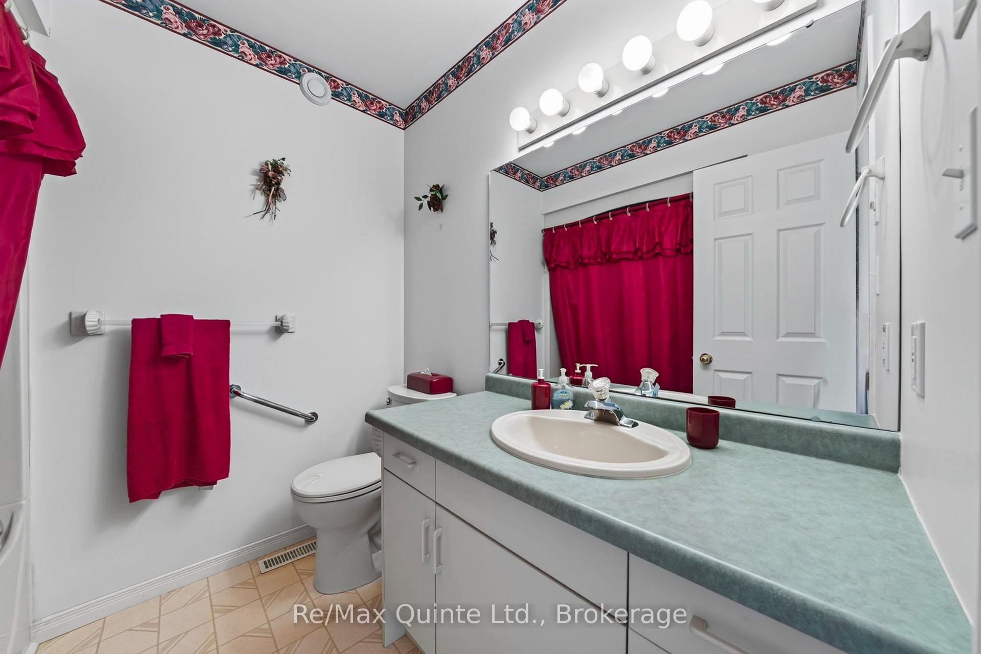 Photo 21 of 26 Oak Ridge Boulevard, Belleville, Belleville Ward — HOMEH