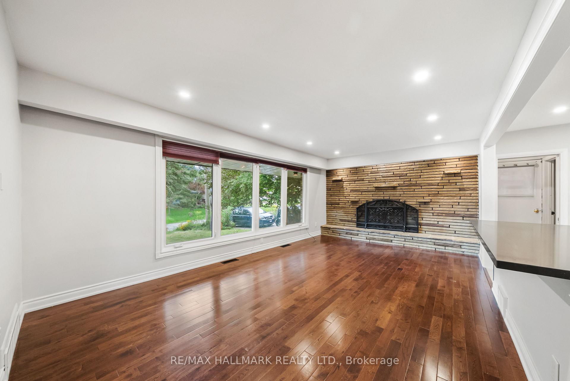 Photo 5 of 541 Rouge Hills Drive, Scarborough, Rouge — HOMEH