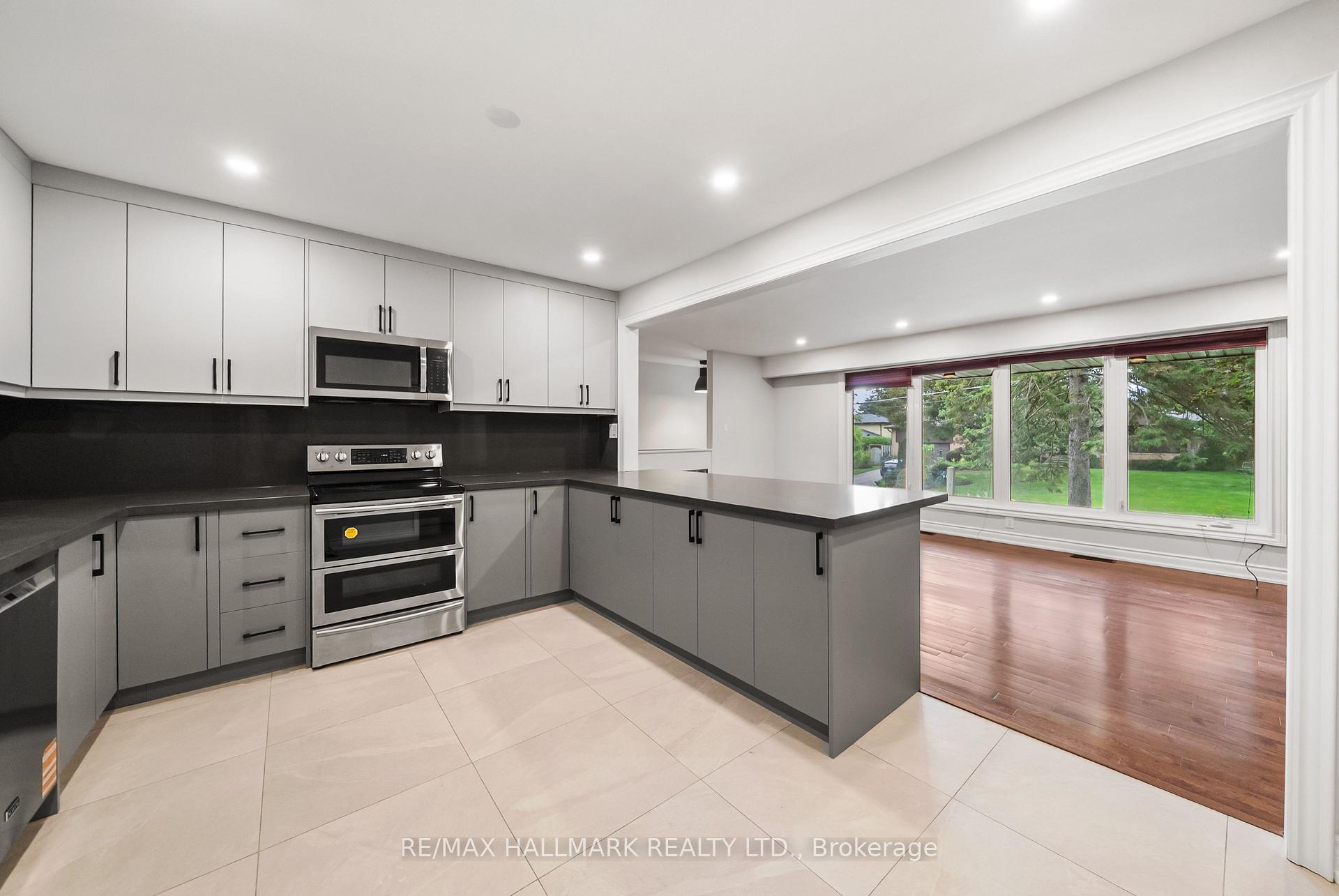 Photo 11 of 541 Rouge Hills Drive, Scarborough, Rouge — HOMEH
