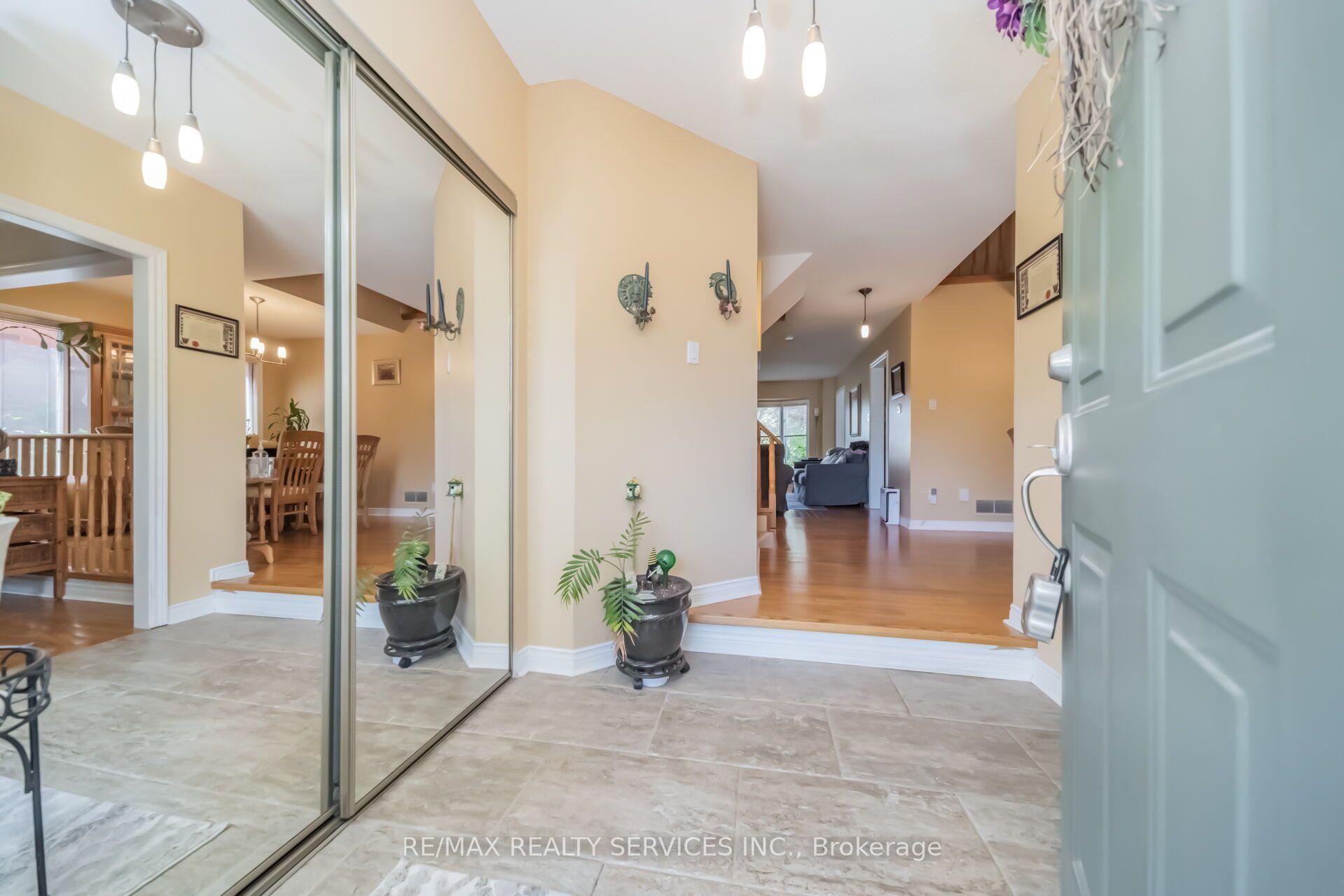 Photo 9 of 76 Leeward Drive, Brampton, Westgate — HOMEH