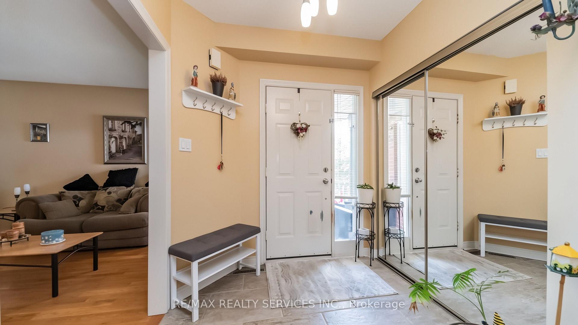 Photo 10 of 76 Leeward Drive, Brampton, Westgate — HOMEH
