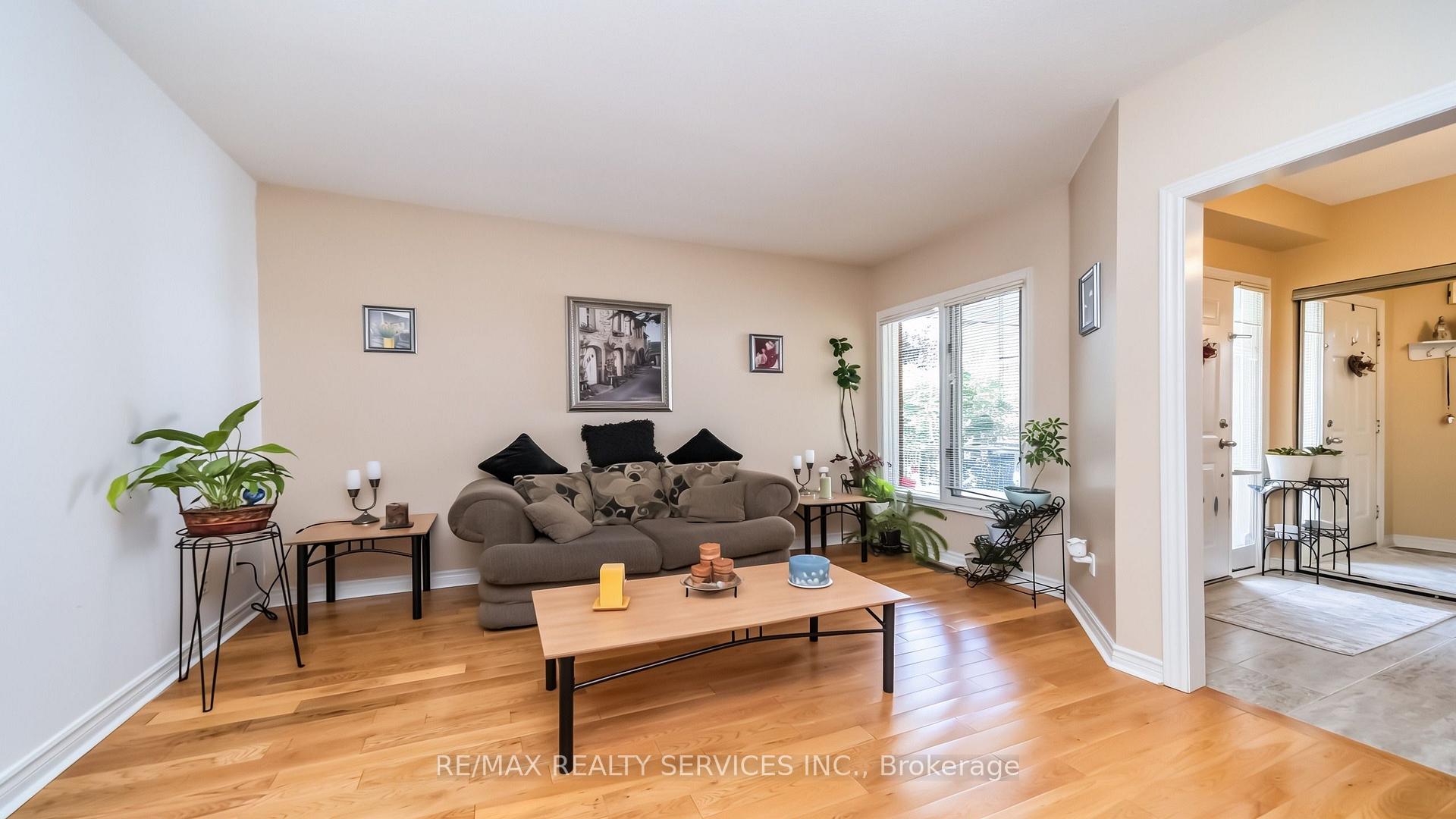 Photo 11 of 76 Leeward Drive, Brampton, Westgate — HOMEH
