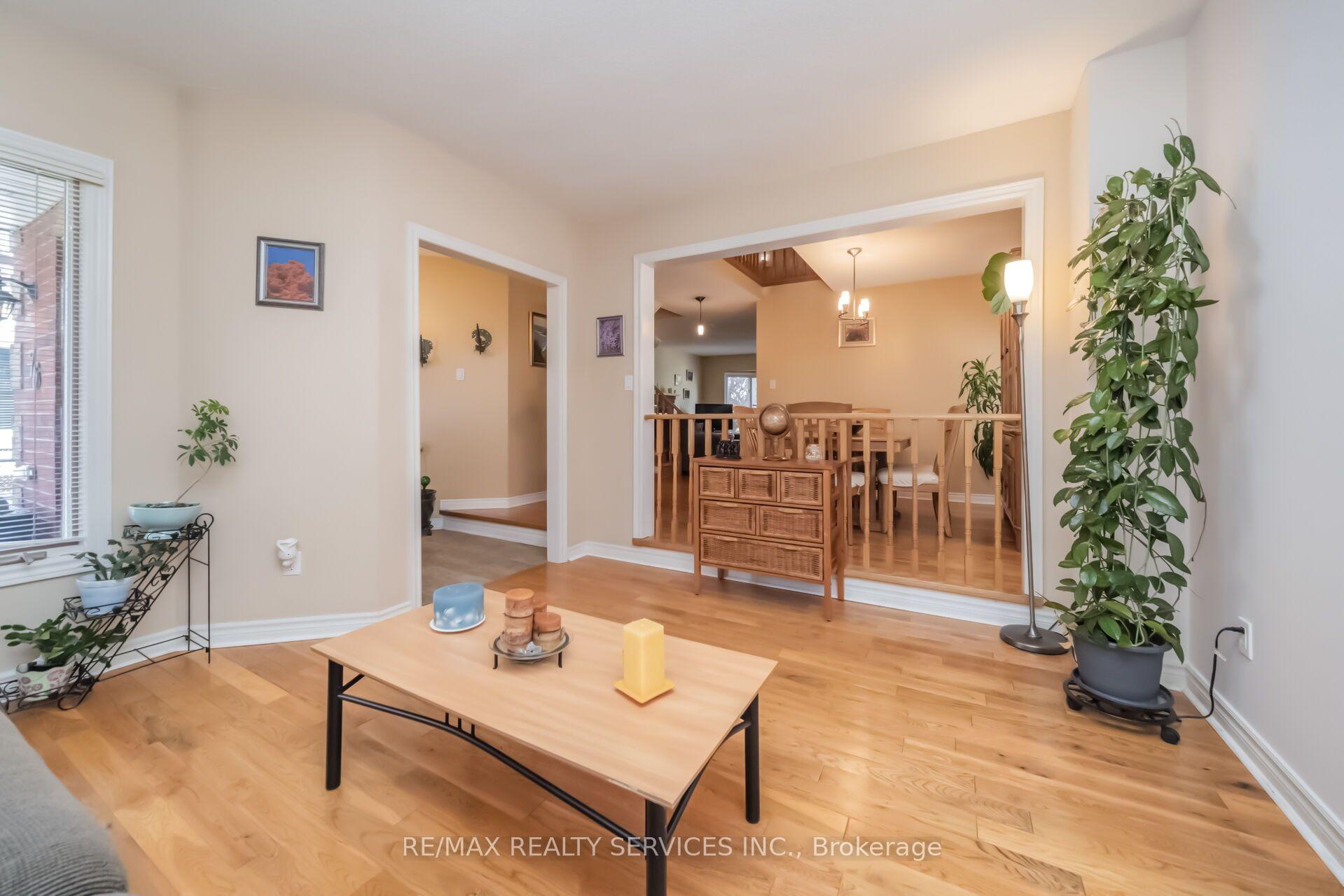 Photo 12 of 76 Leeward Drive, Brampton, Westgate — HOMEH