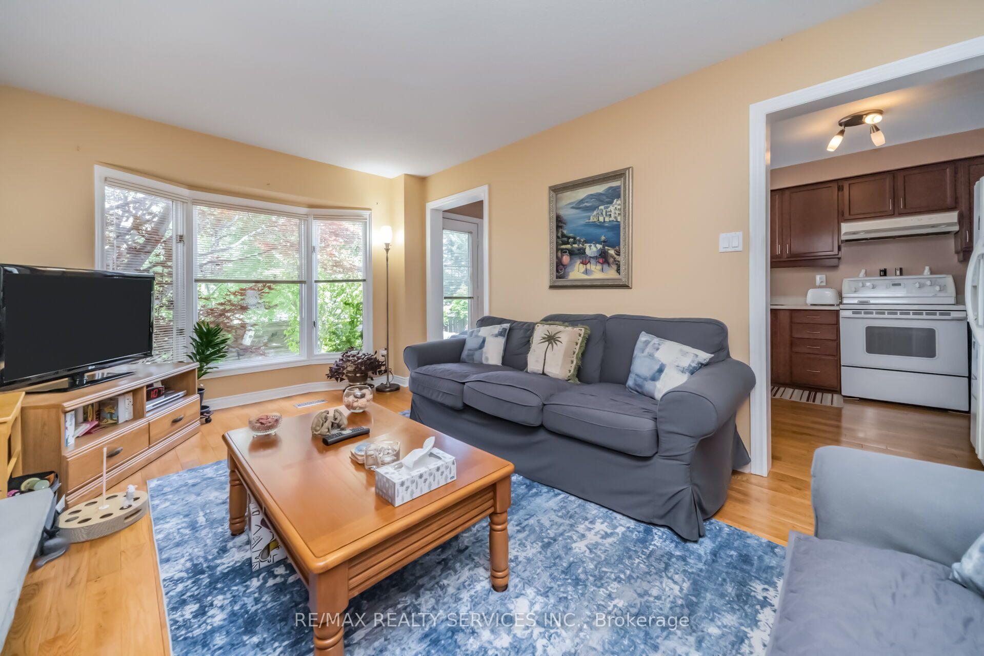 Photo 17 of 76 Leeward Drive, Brampton, Westgate — HOMEH