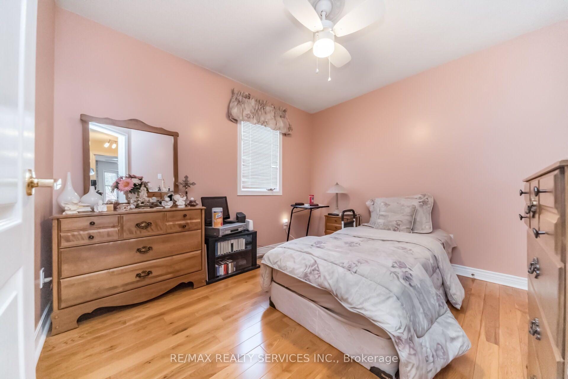 Photo 24 of 76 Leeward Drive, Brampton, Westgate — HOMEH