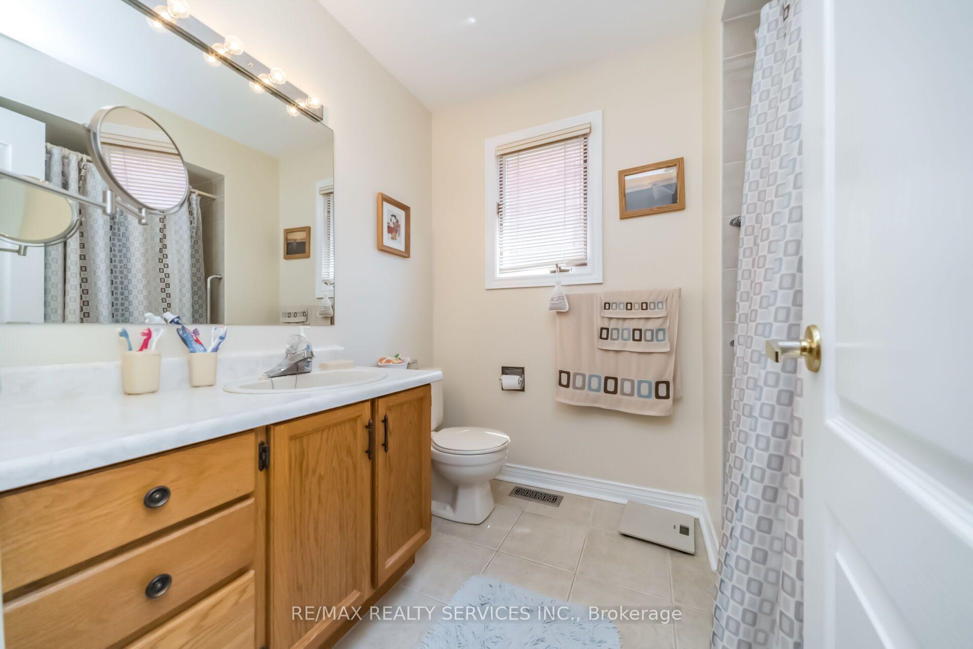 Photo 28 of 76 Leeward Drive, Brampton, Westgate — HOMEH
