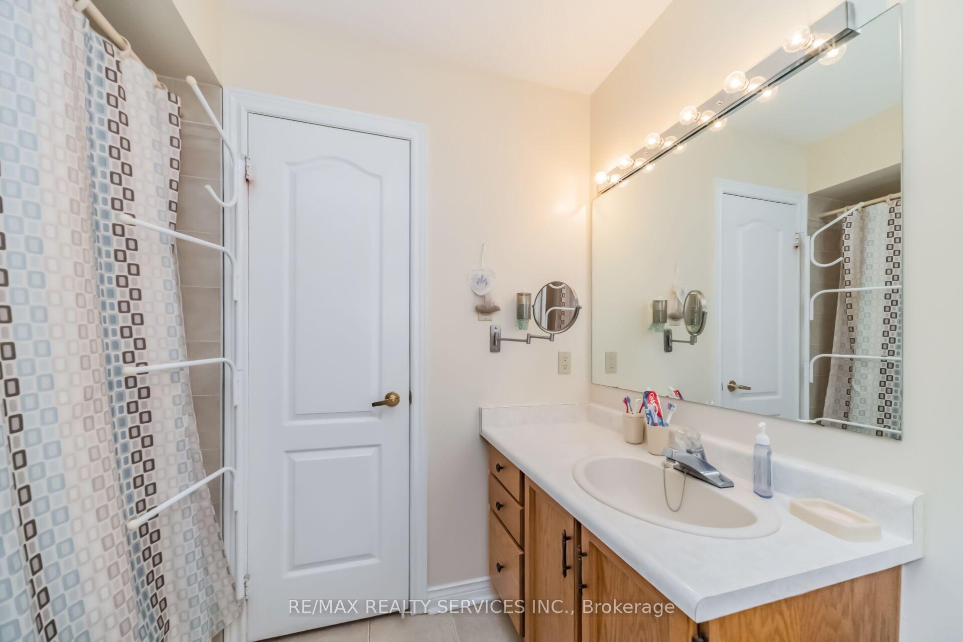 Photo 29 of 76 Leeward Drive, Brampton, Westgate — HOMEH