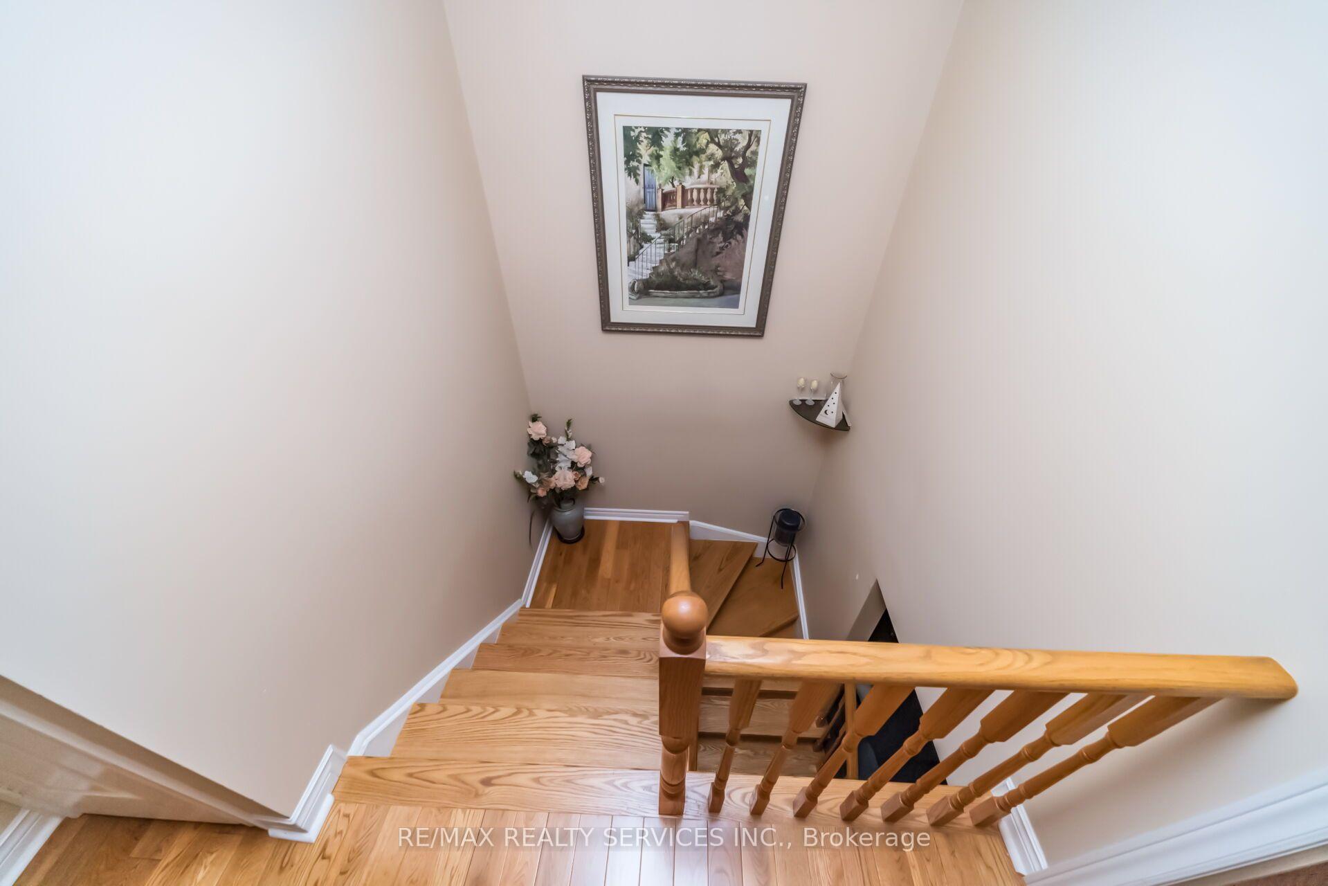 Photo 39 of 76 Leeward Drive, Brampton, Westgate — HOMEH