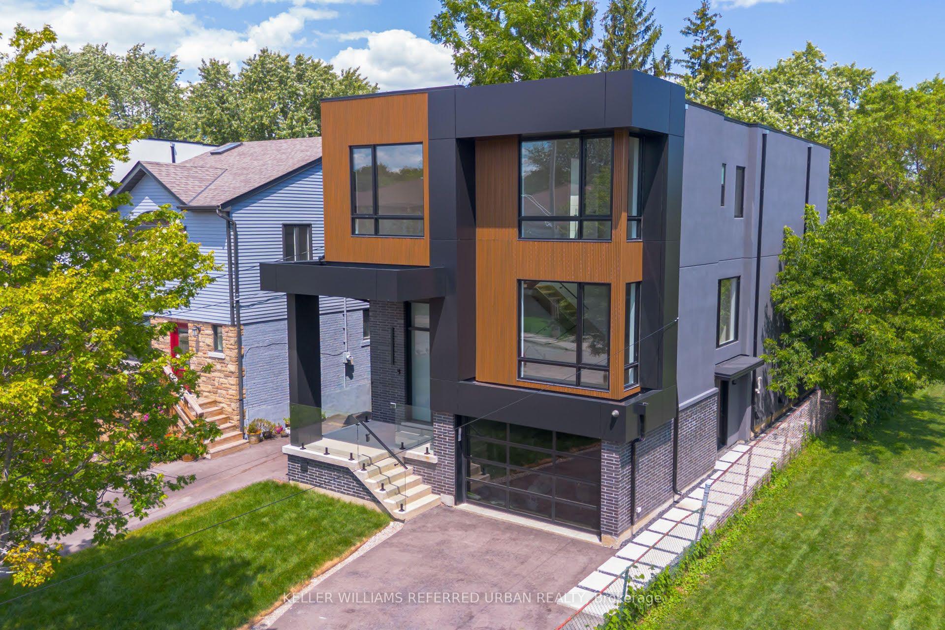 Photo 2 of 33 Twelfth Street, Etobicoke, New Toronto — HOMEH