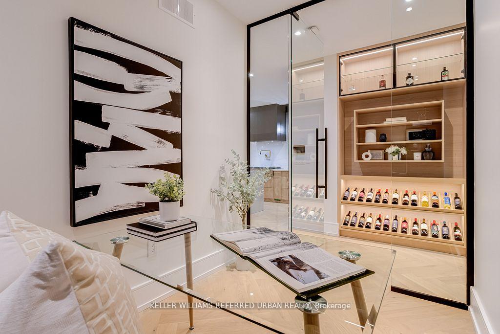 Photo 13 of 33 Twelfth Street, Etobicoke, New Toronto — HOMEH