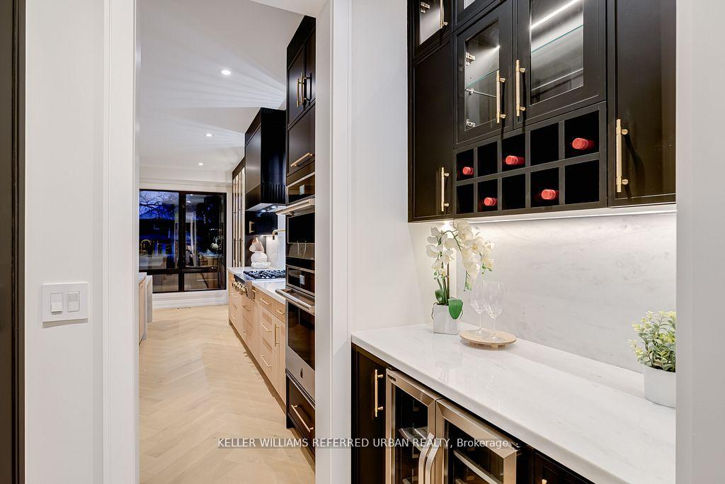Photo 14 of 33 Twelfth Street, Etobicoke, New Toronto — HOMEH