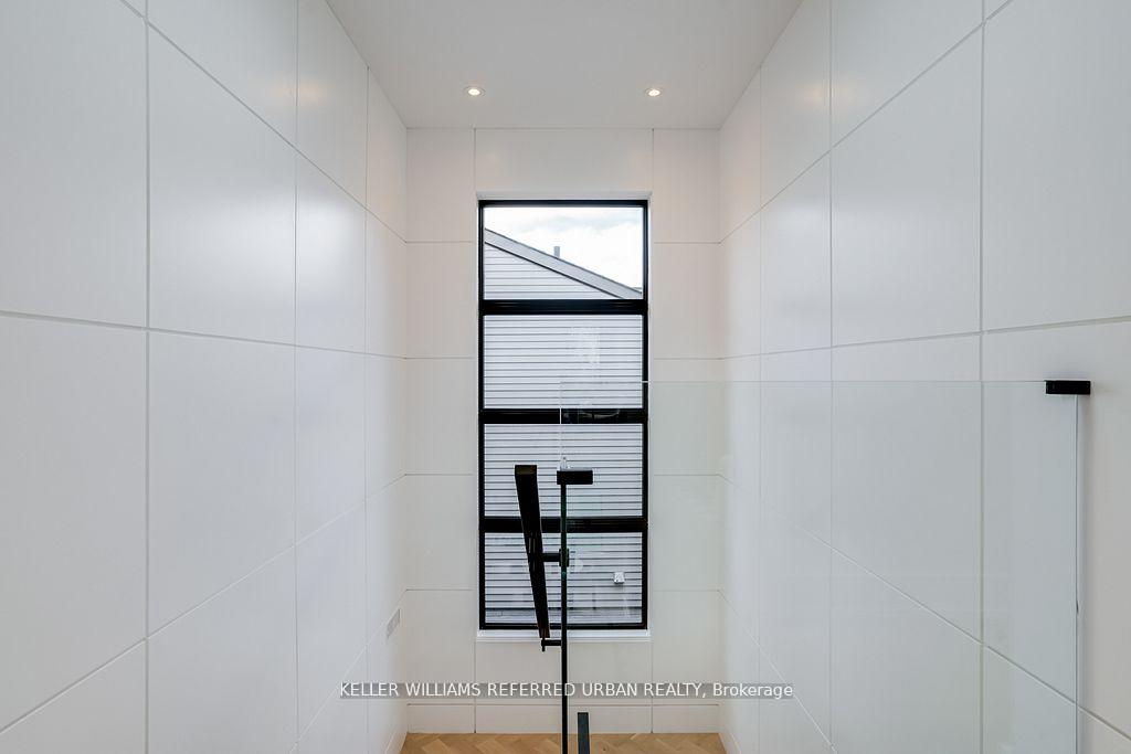 Photo 18 of 33 Twelfth Street, Etobicoke, New Toronto — HOMEH