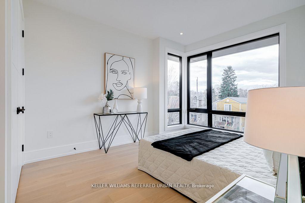 Photo 34 of 33 Twelfth Street, Etobicoke, New Toronto — HOMEH
