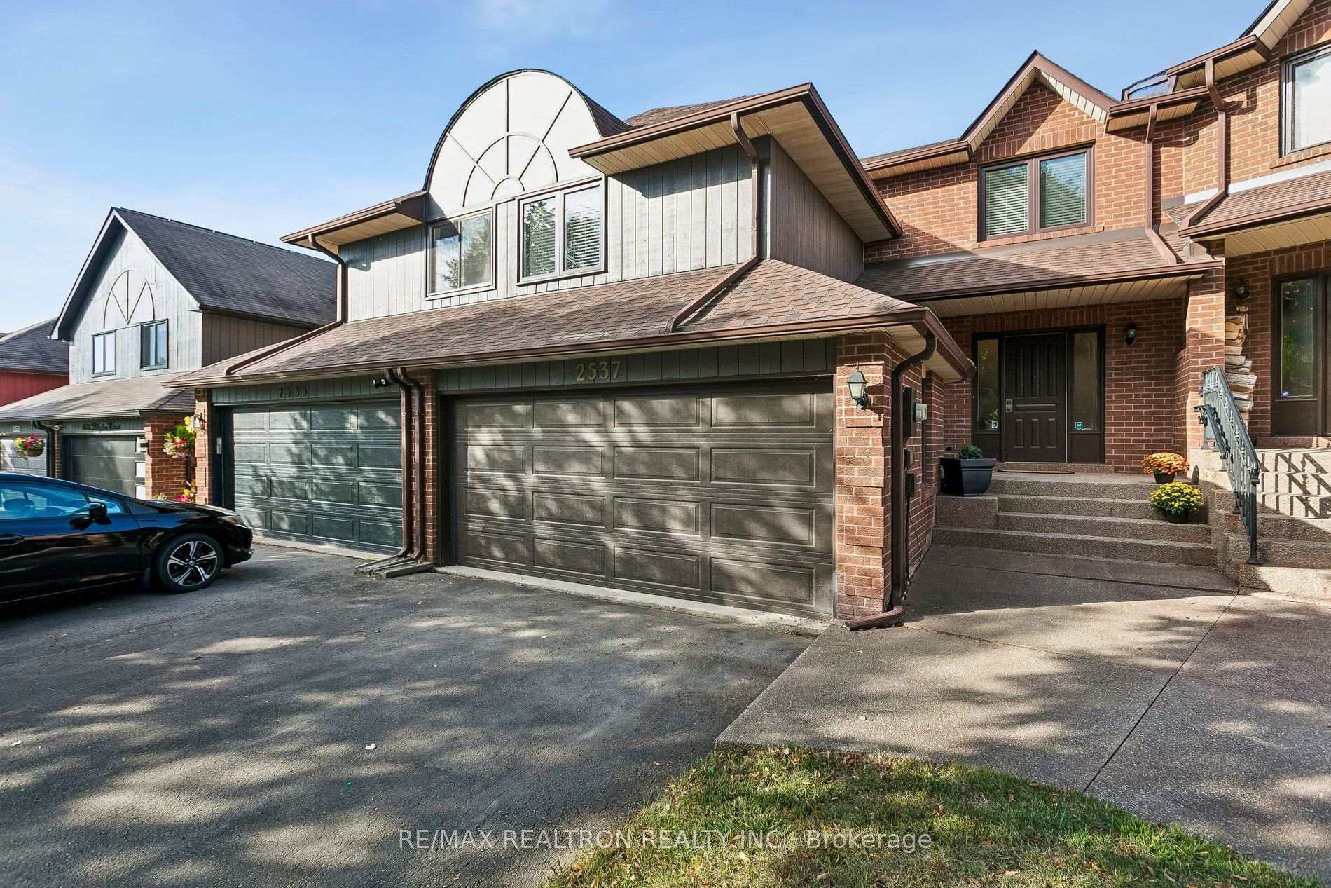 Photo 1 of 2537 Addingham Crescent, Oakville, Clearview — HOMEH