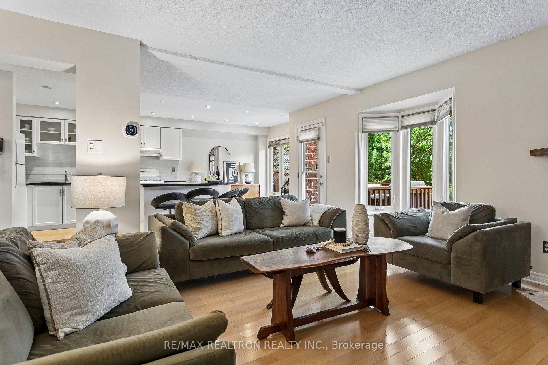 Photo 7 of 2537 Addingham Crescent, Oakville, Clearview — HOMEH