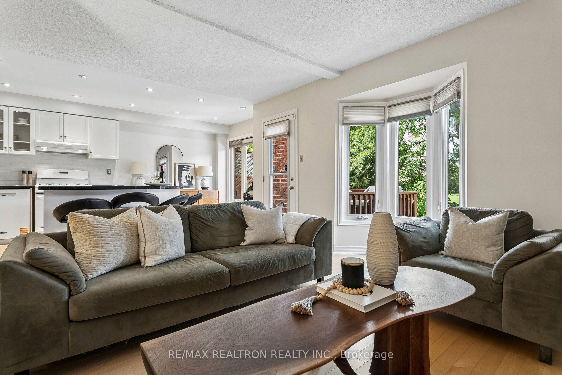 Photo 10 of 2537 Addingham Crescent, Oakville, Clearview — HOMEH
