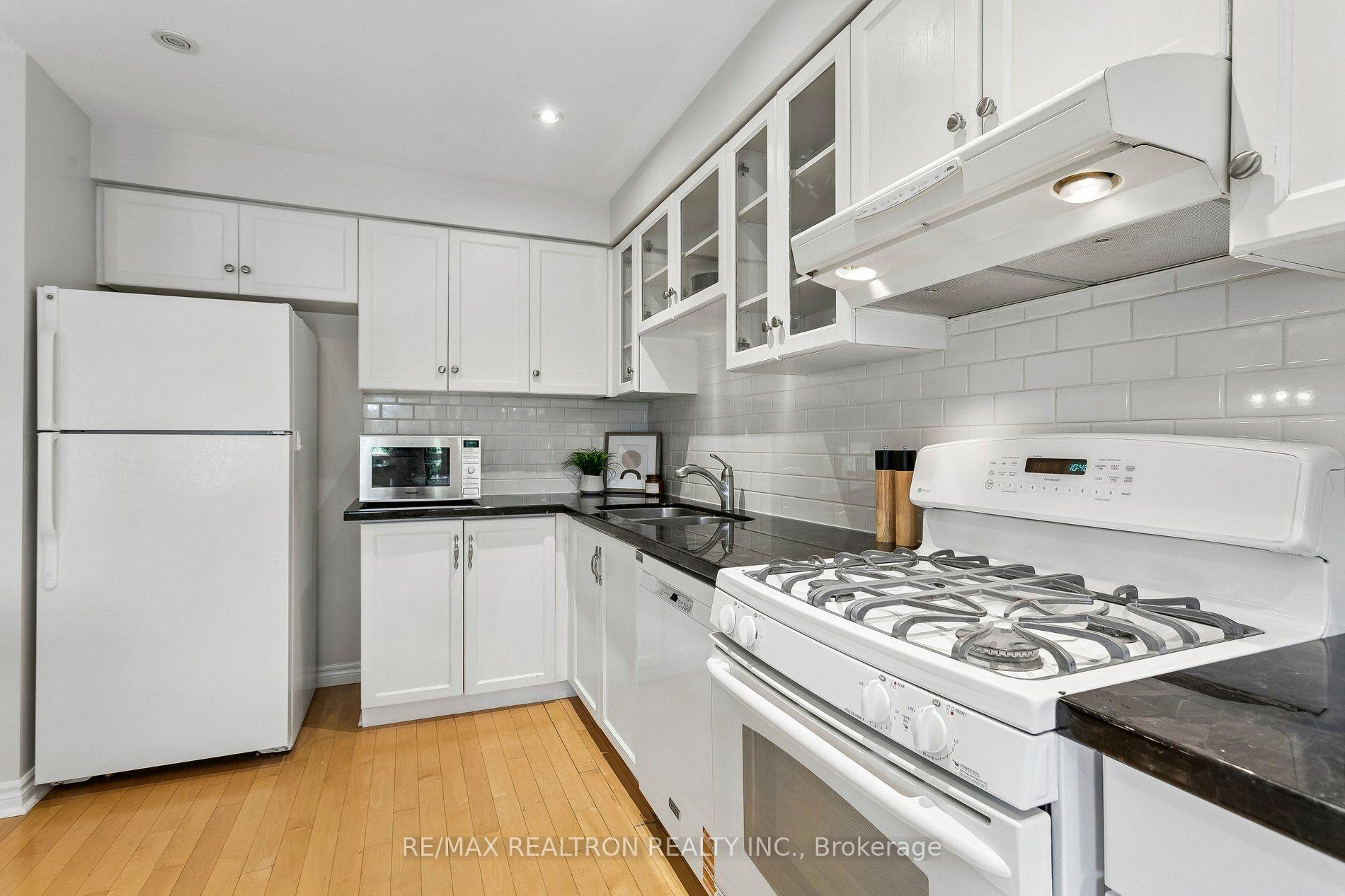 Photo 15 of 2537 Addingham Crescent, Oakville, Clearview — HOMEH
