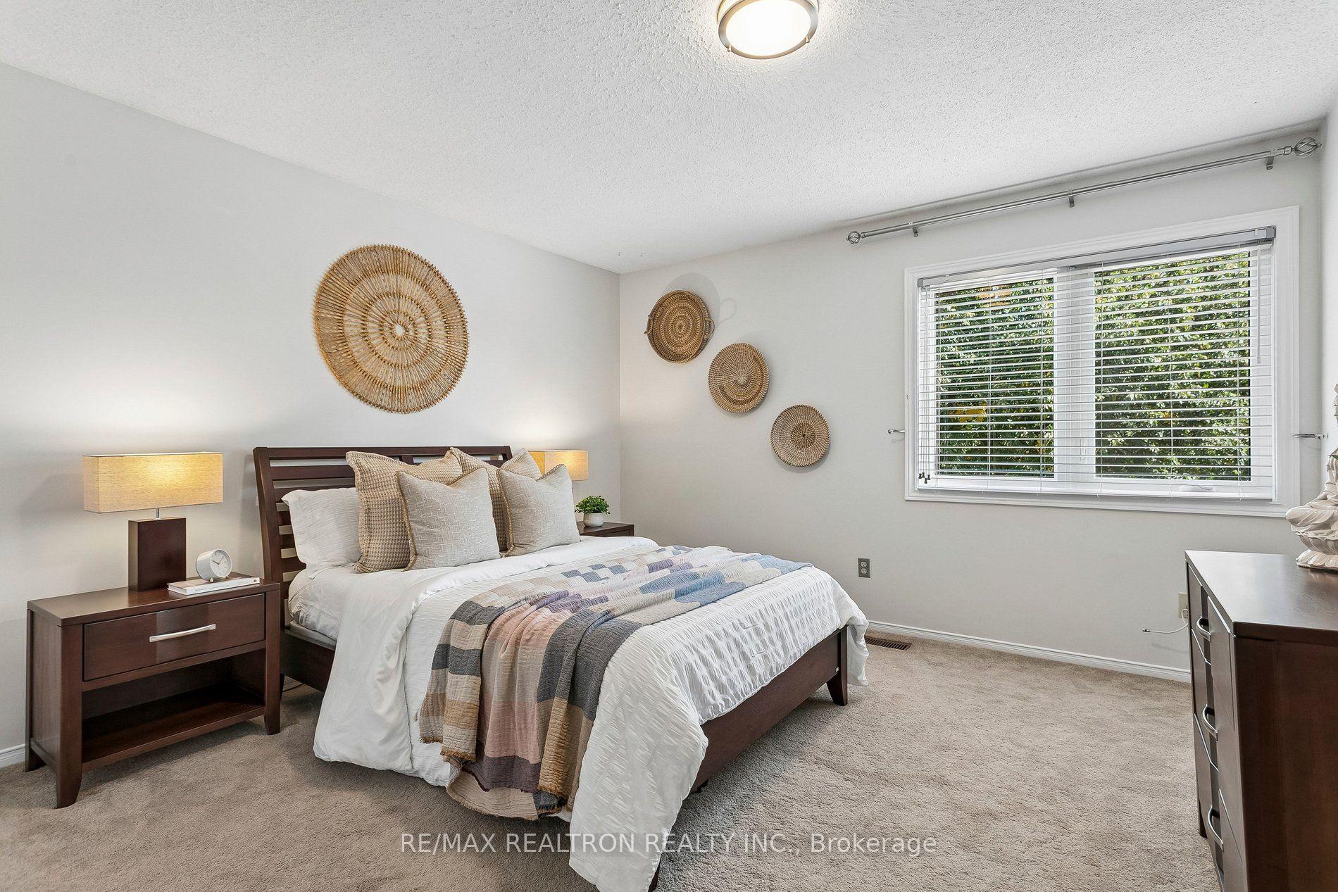 Photo 21 of 2537 Addingham Crescent, Oakville, Clearview — HOMEH