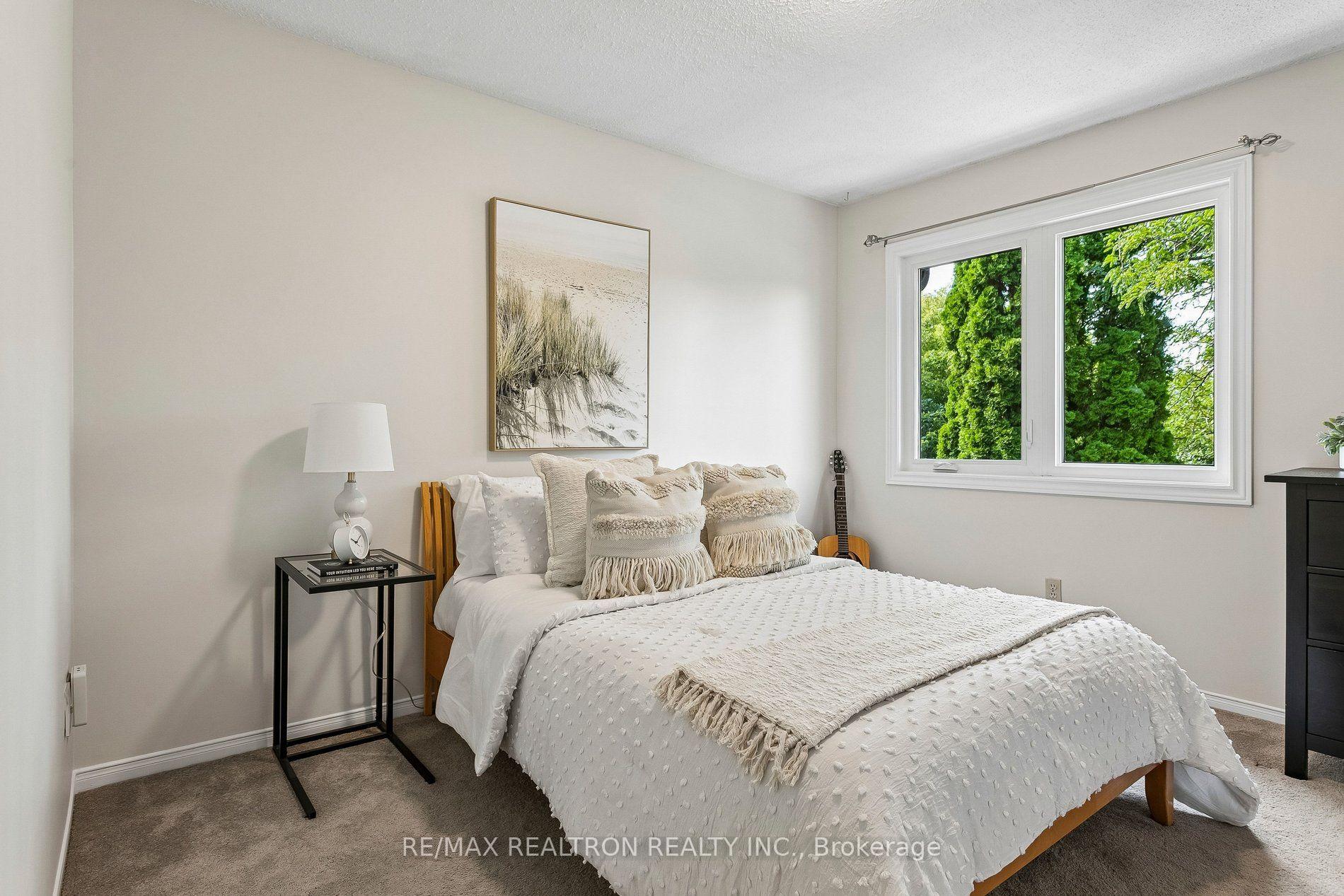 Photo 23 of 2537 Addingham Crescent, Oakville, Clearview — HOMEH