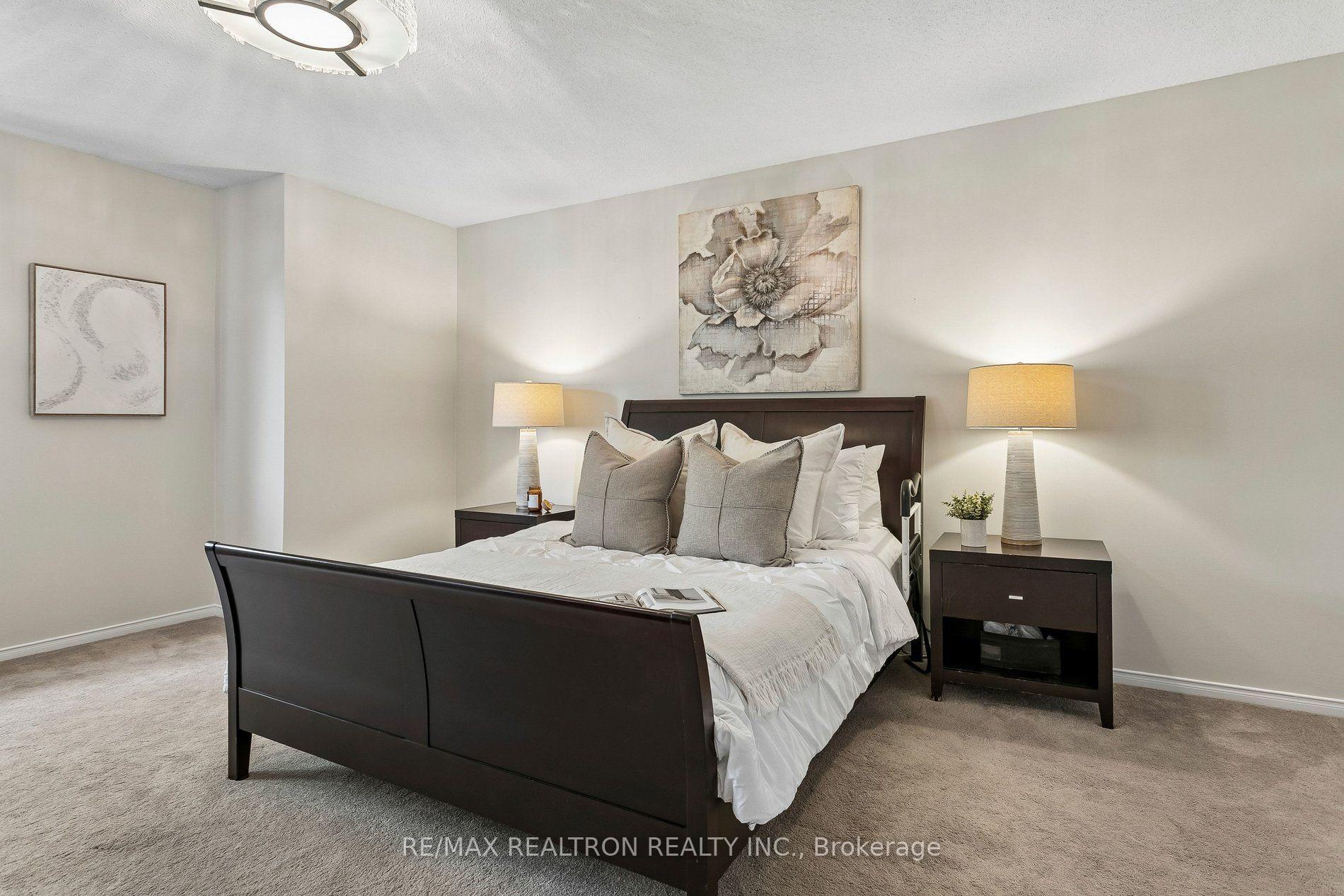 Photo 25 of 2537 Addingham Crescent, Oakville, Clearview — HOMEH