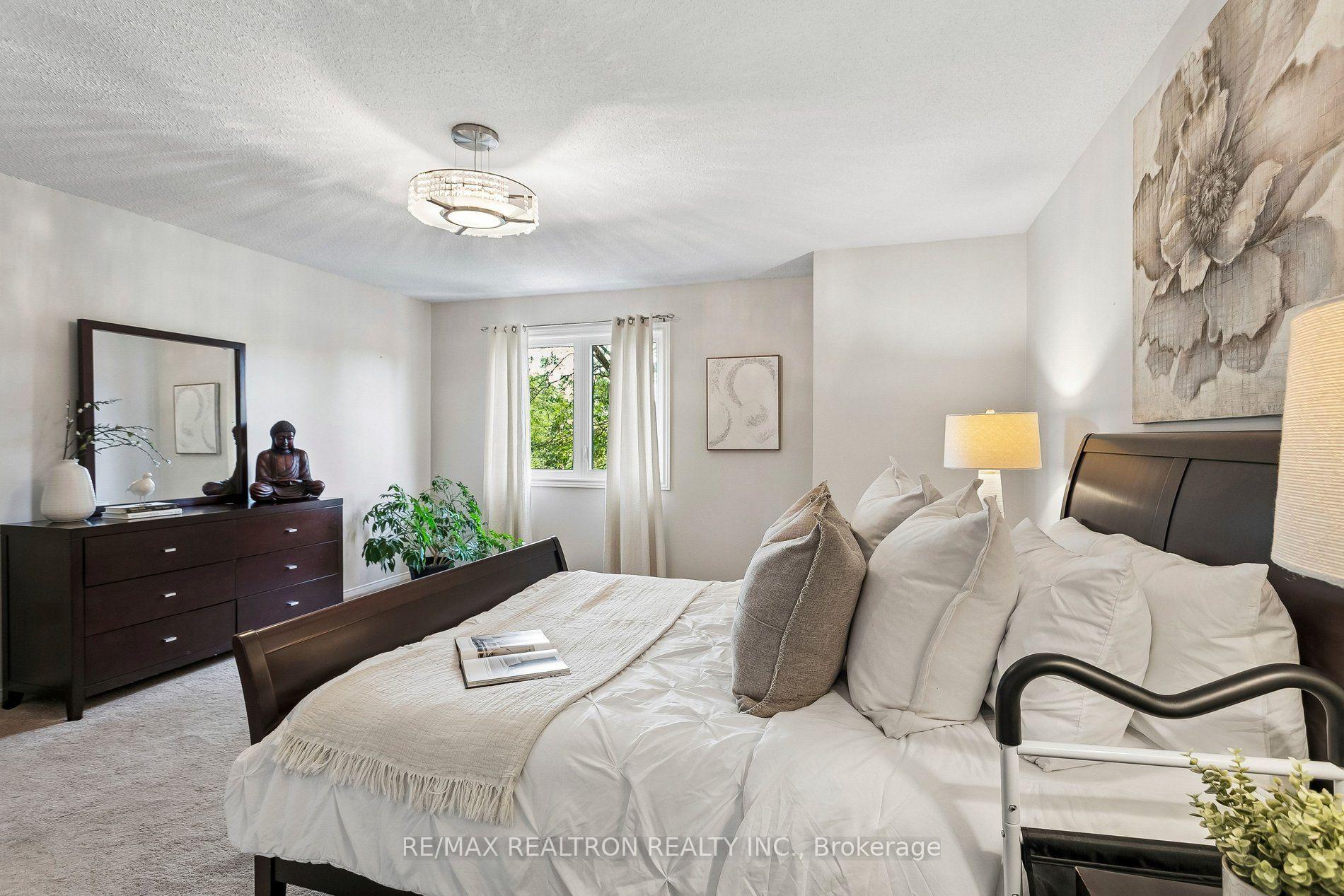 Photo 28 of 2537 Addingham Crescent, Oakville, Clearview — HOMEH