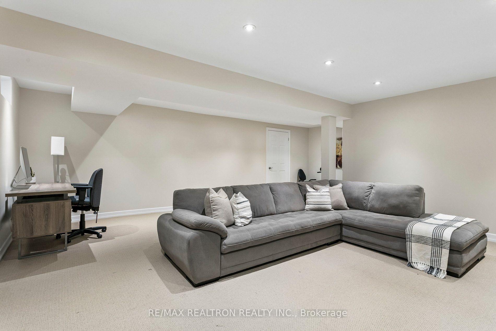 Photo 31 of 2537 Addingham Crescent, Oakville, Clearview — HOMEH