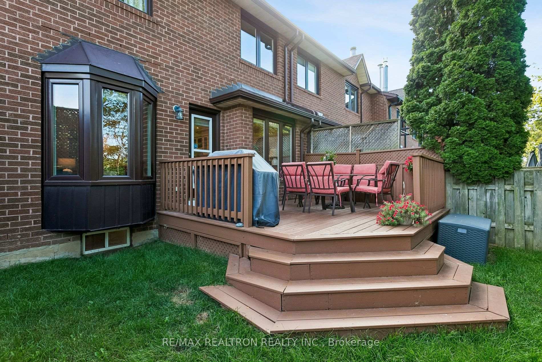 Photo 35 of 2537 Addingham Crescent, Oakville, Clearview — HOMEH
