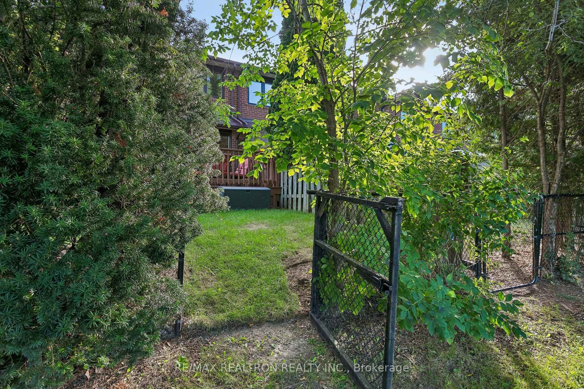 Photo 37 of 2537 Addingham Crescent, Oakville, Clearview — HOMEH
