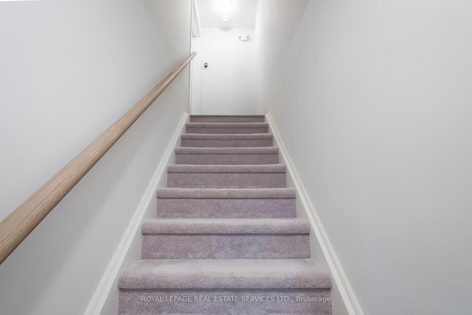 Photo 2 of Unit 11, 3425 Ridgeway Drive, Mississauga, Erin Mills — HOMEH