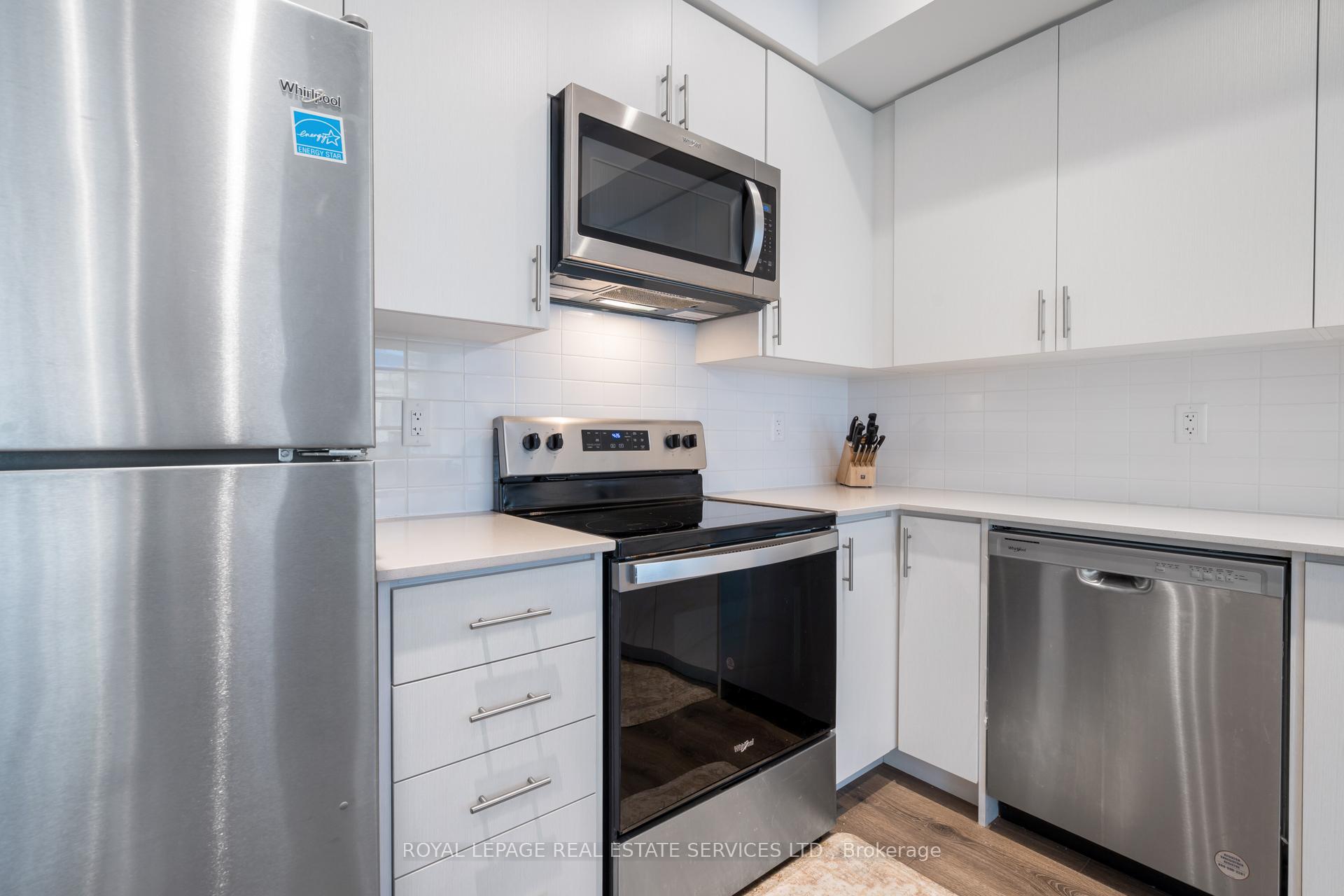 Photo 3 of Unit 11, 3425 Ridgeway Drive, Mississauga, Erin Mills — HOMEH