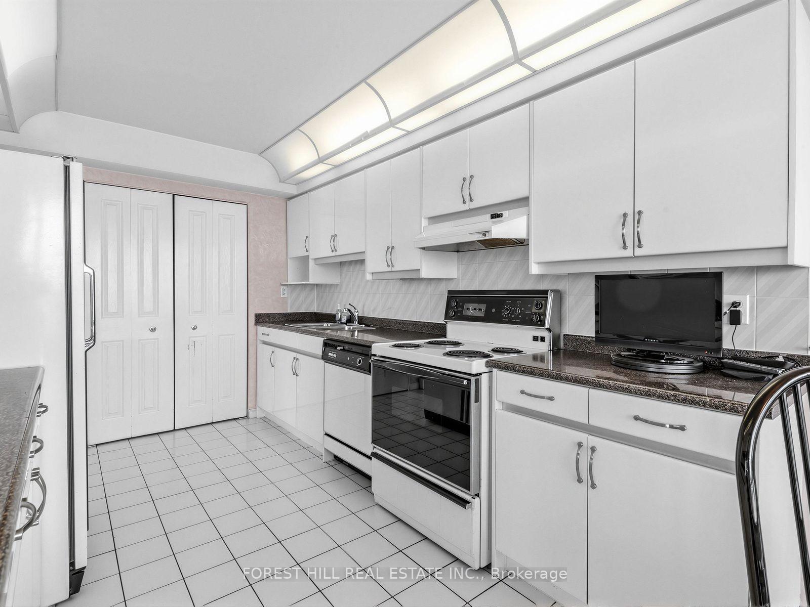 Photo 10 of Unit 1110, 120 Promenade Circle, Vaughan, Brownridge — HOMEH