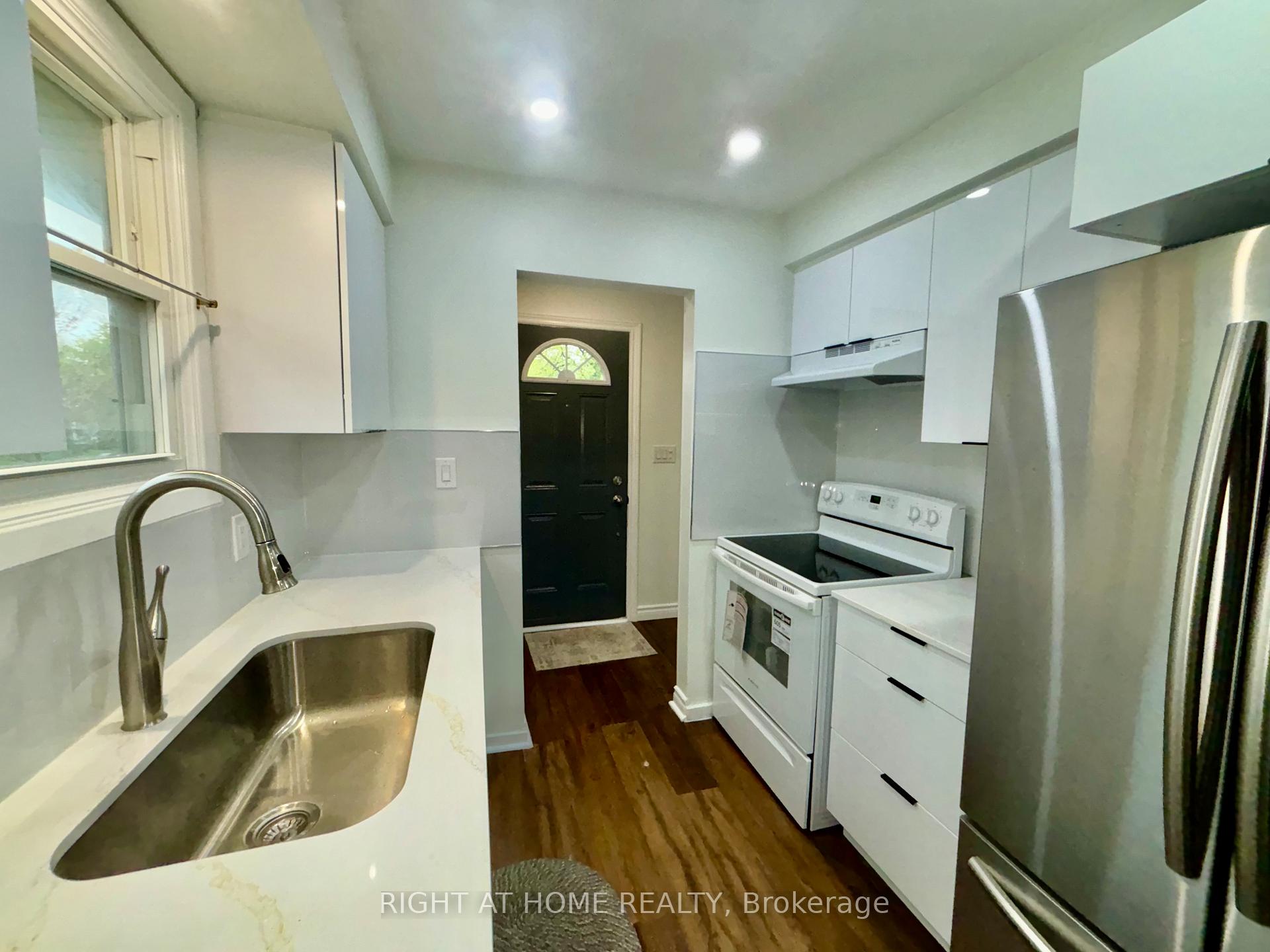Photo 7 of 8158 Paddock Trail Drive, Niagara Falls, Ascot — HOMEH