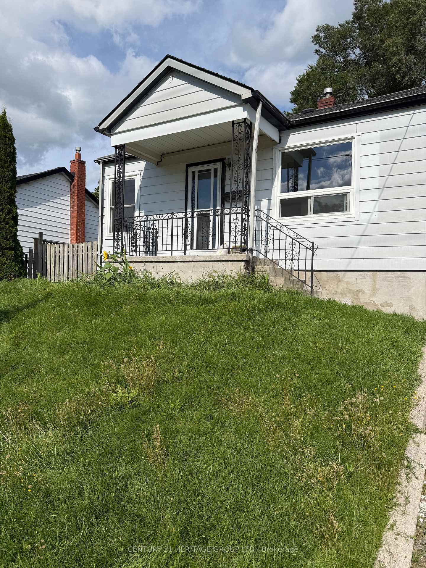Photo 2 of 267 Drew Street, Oshawa, Central — HOMEH